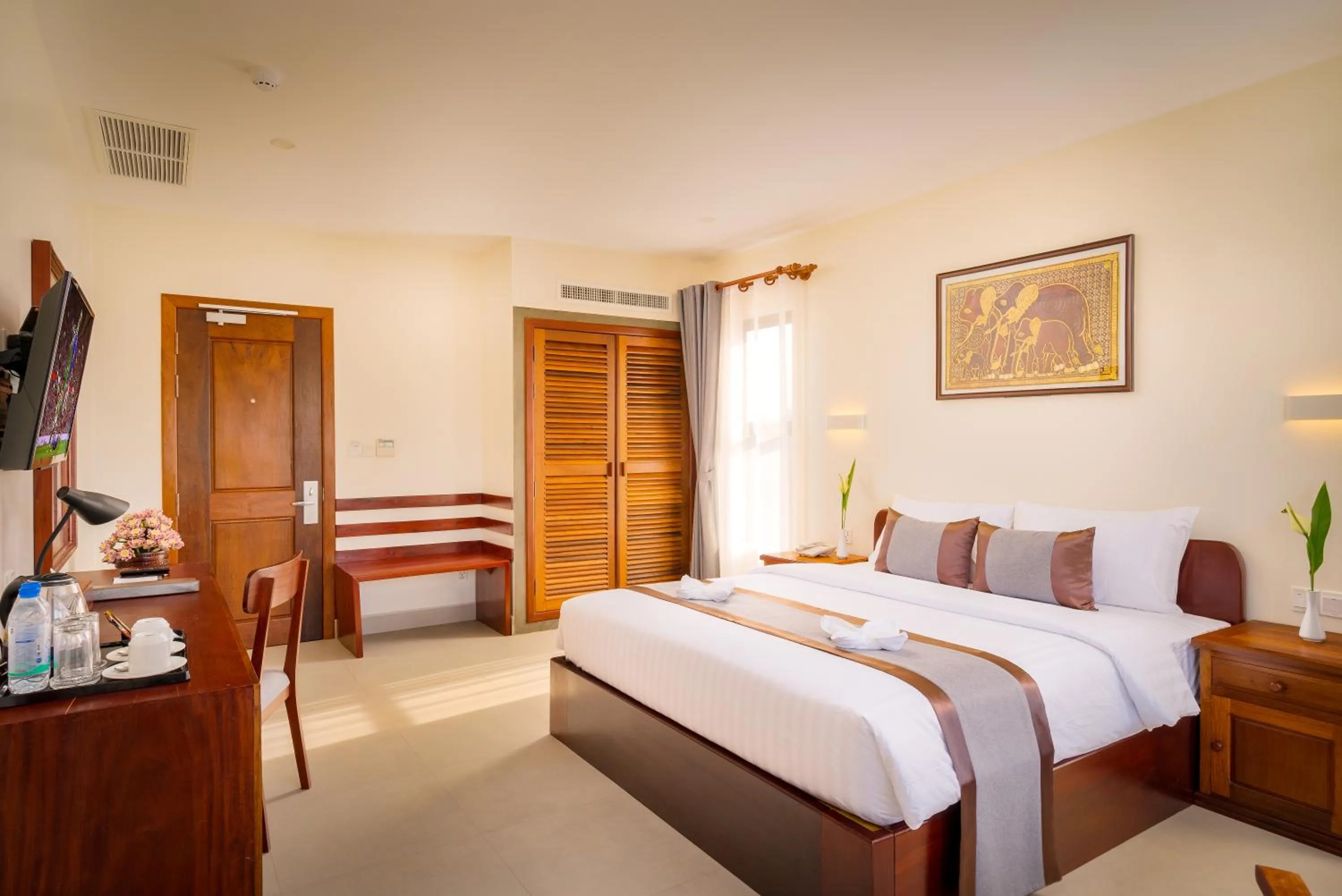 Bedroom, Bed in Mony Reach Angkor Hotel