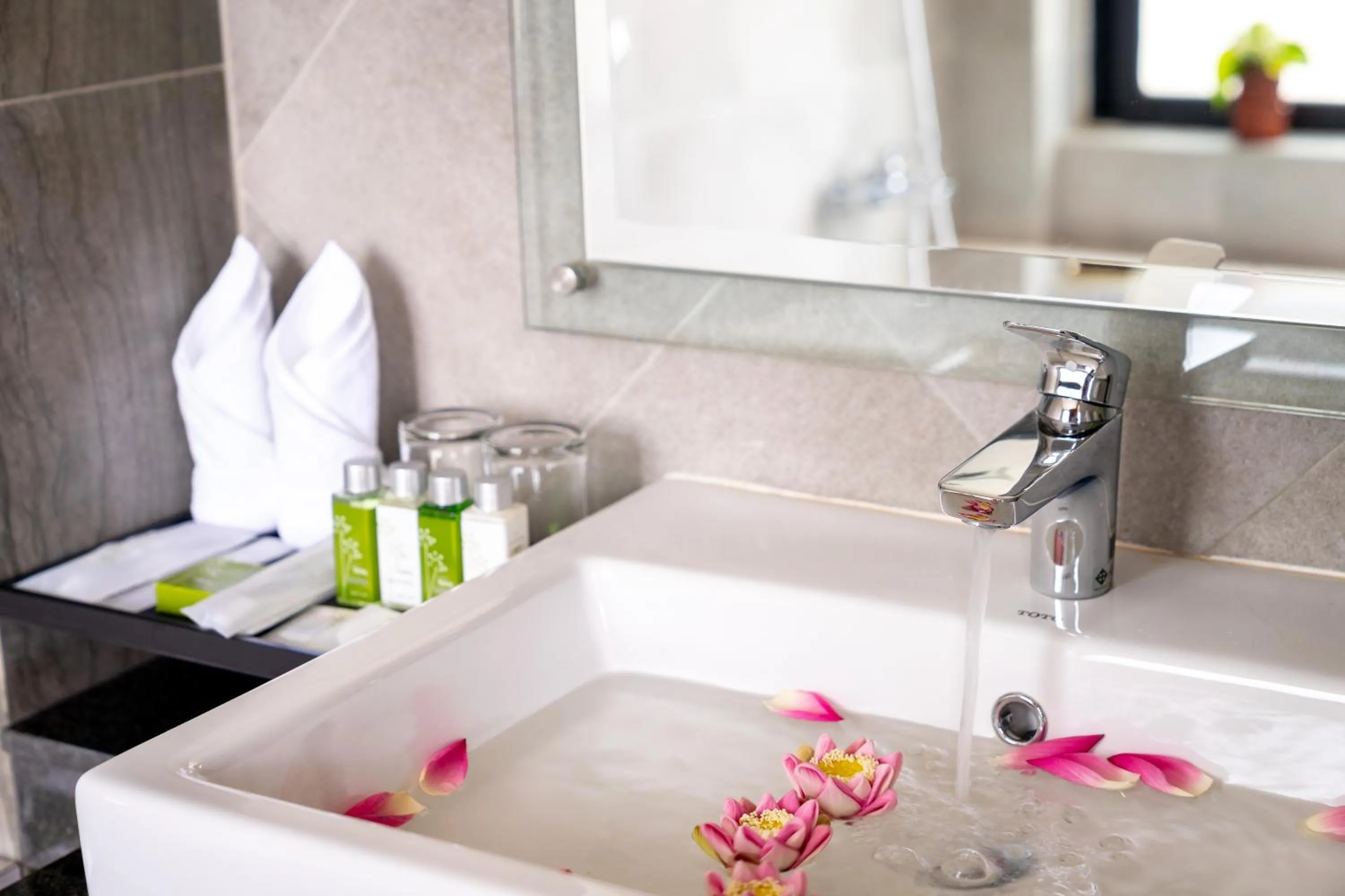 Bathroom in Mony Reach Angkor Hotel