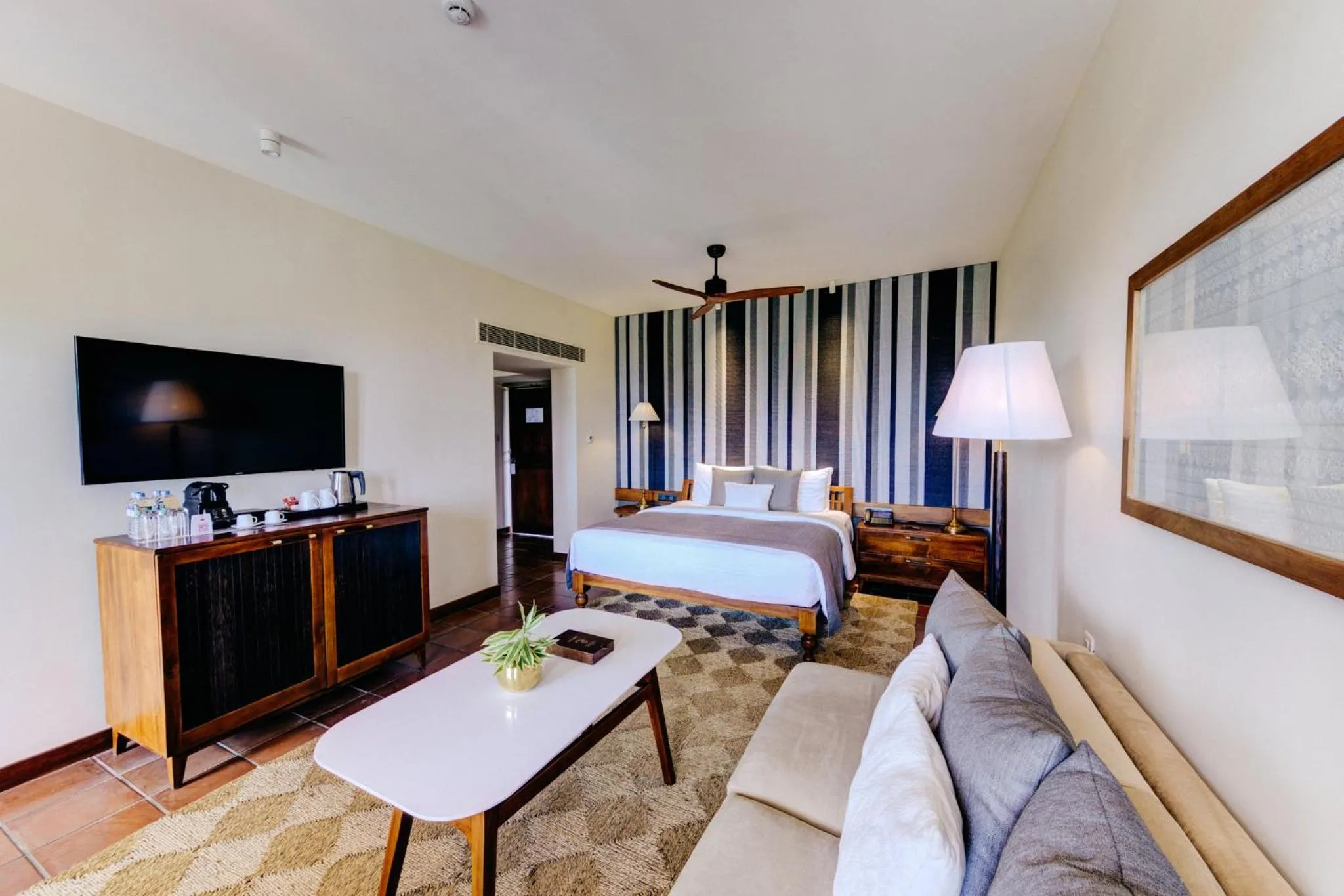 Bedroom, Bed in Cinnamon Bentota Beach - Signature Selection