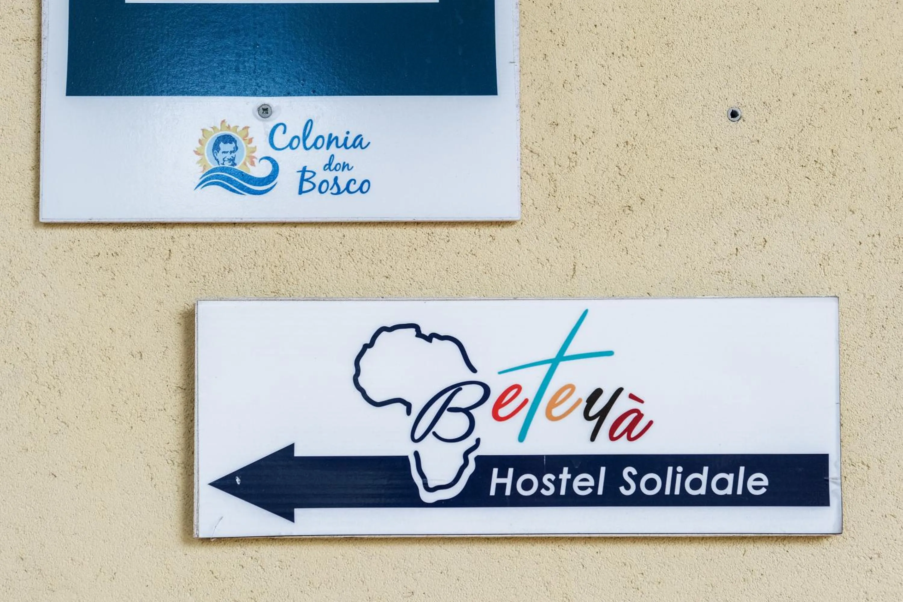 Lobby or reception in Beteyà Hostel Don Bosco