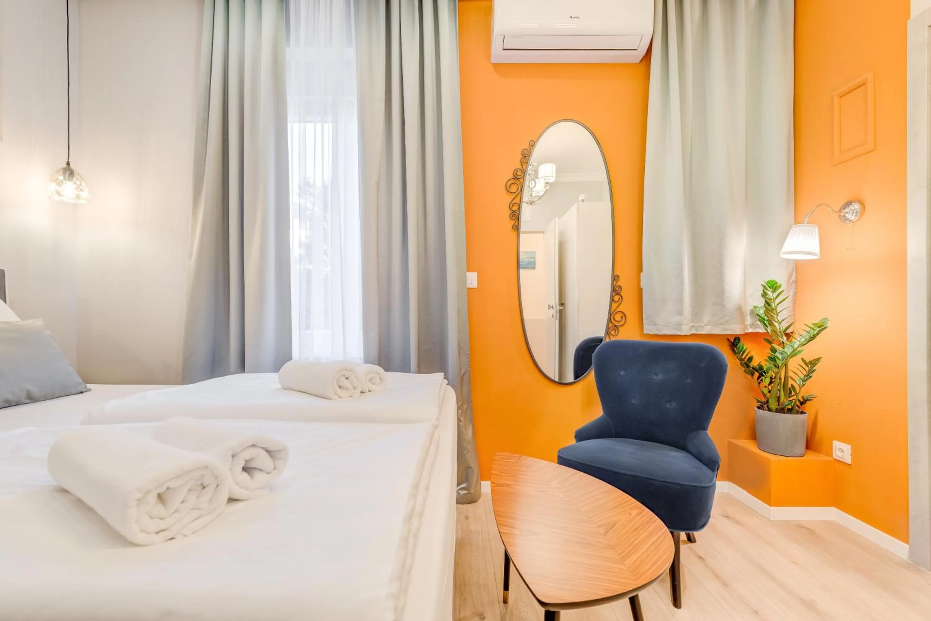 Decorative detail, Bed in Piano Suites