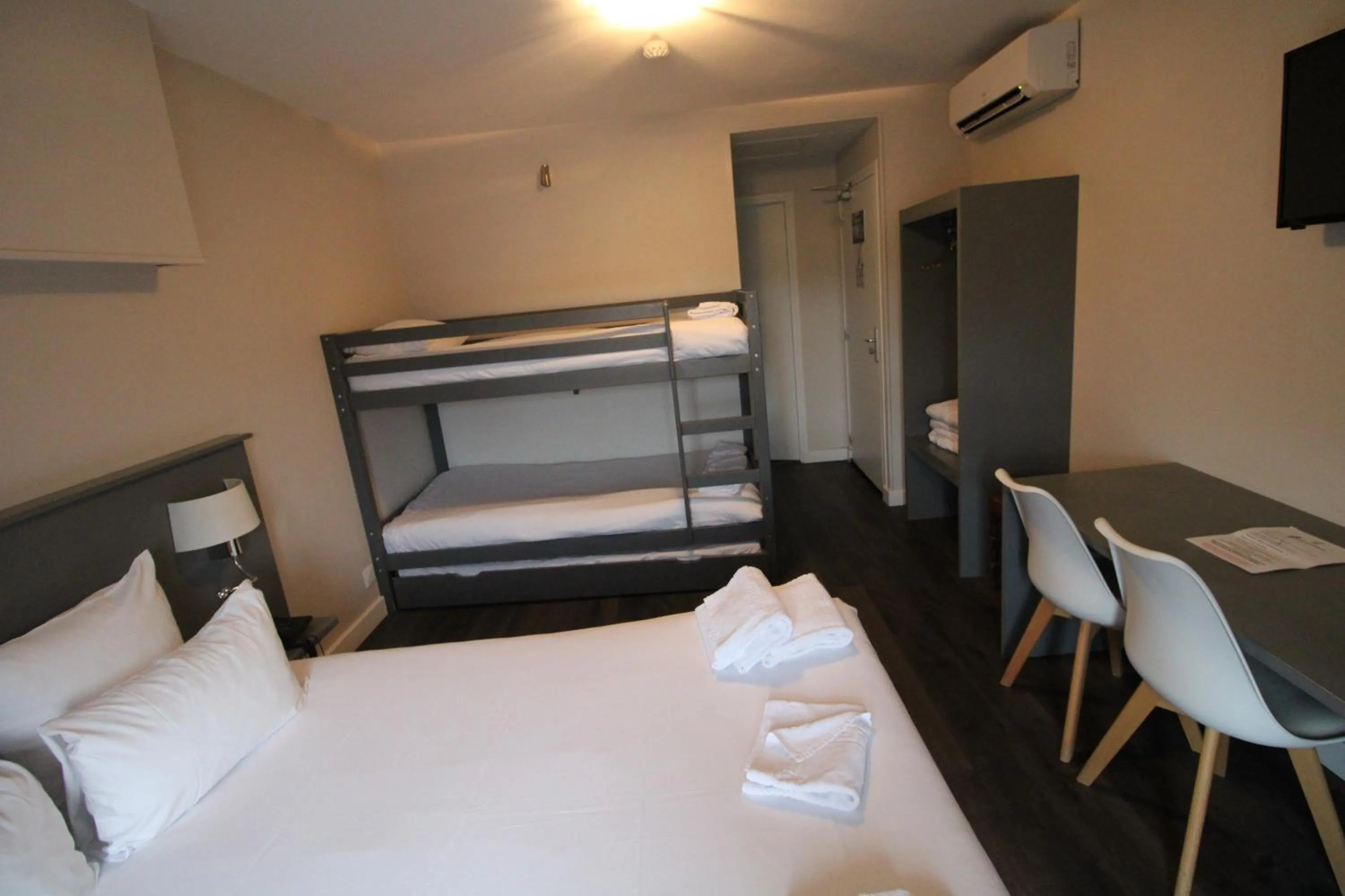 Bedroom in Hôtel Casabianca