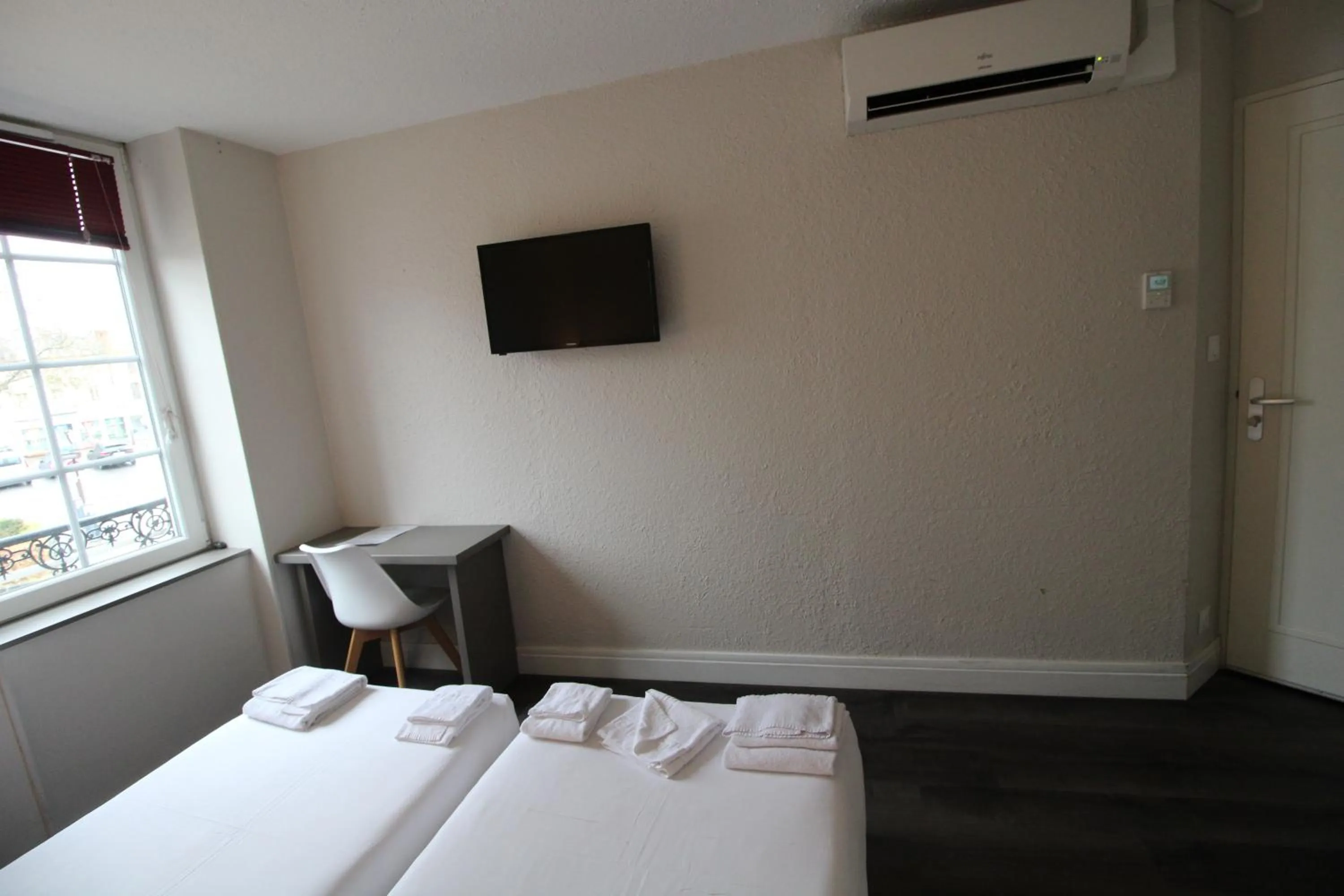 Photo of the whole room in Hôtel Casabianca