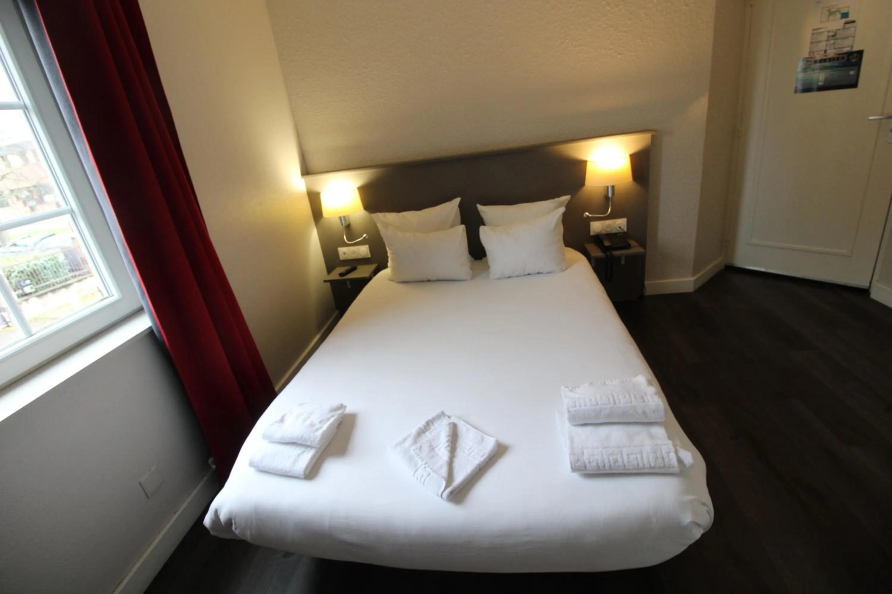 Bedroom in Hôtel Casabianca