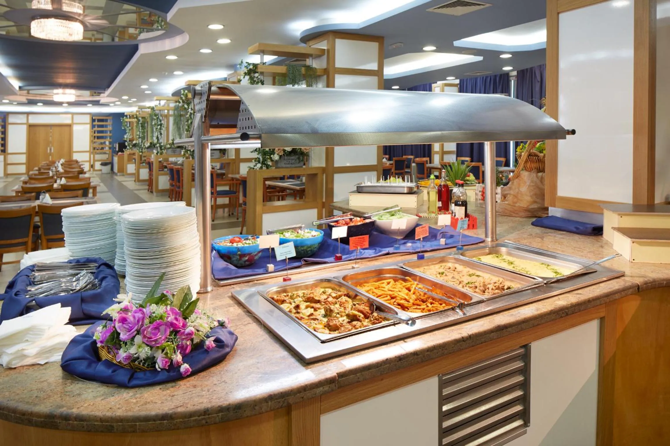 Food in Diamond Hotel - All Inclusive