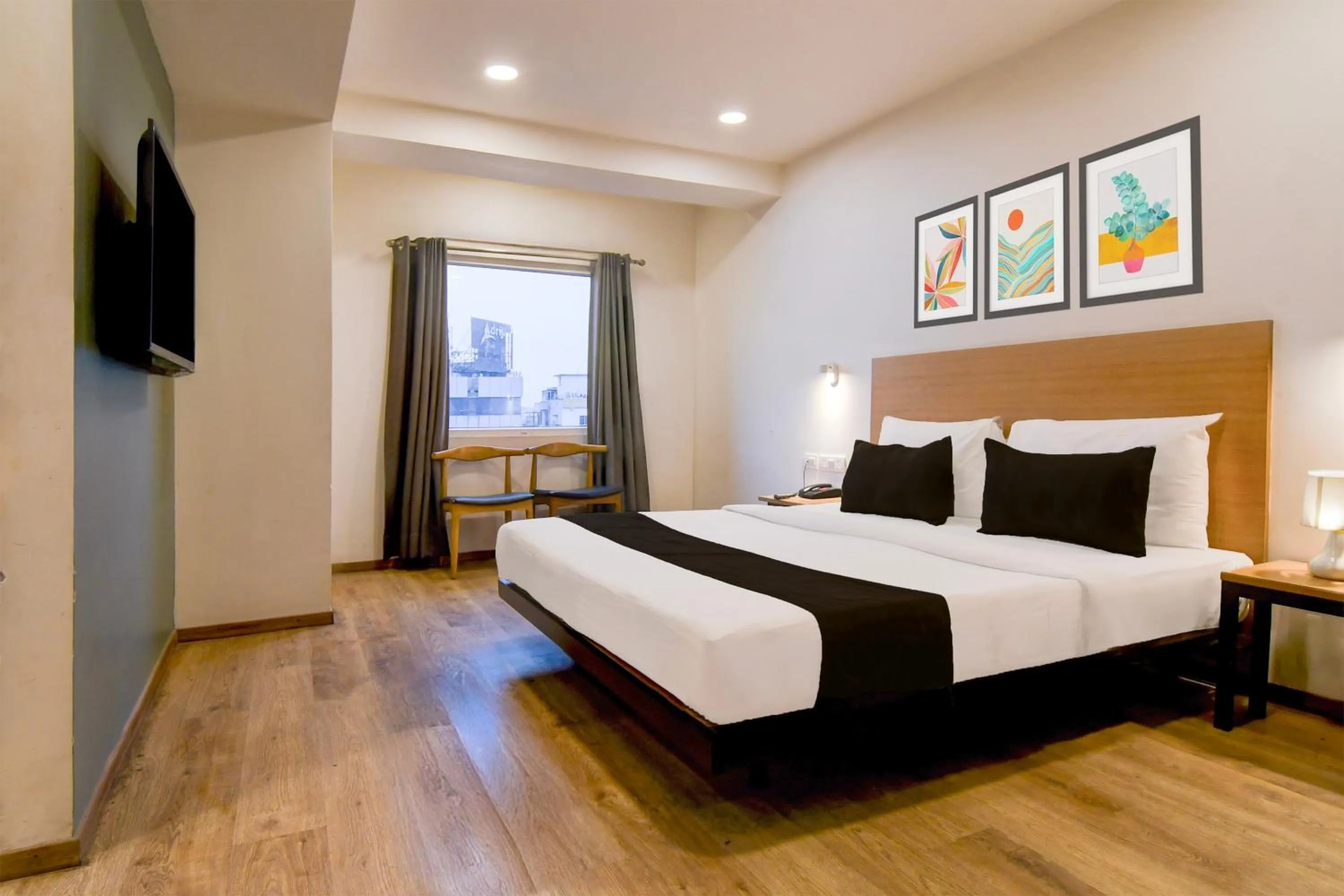 Bedroom, Bed in Super Townhouse VIP Road Formerly The Sky