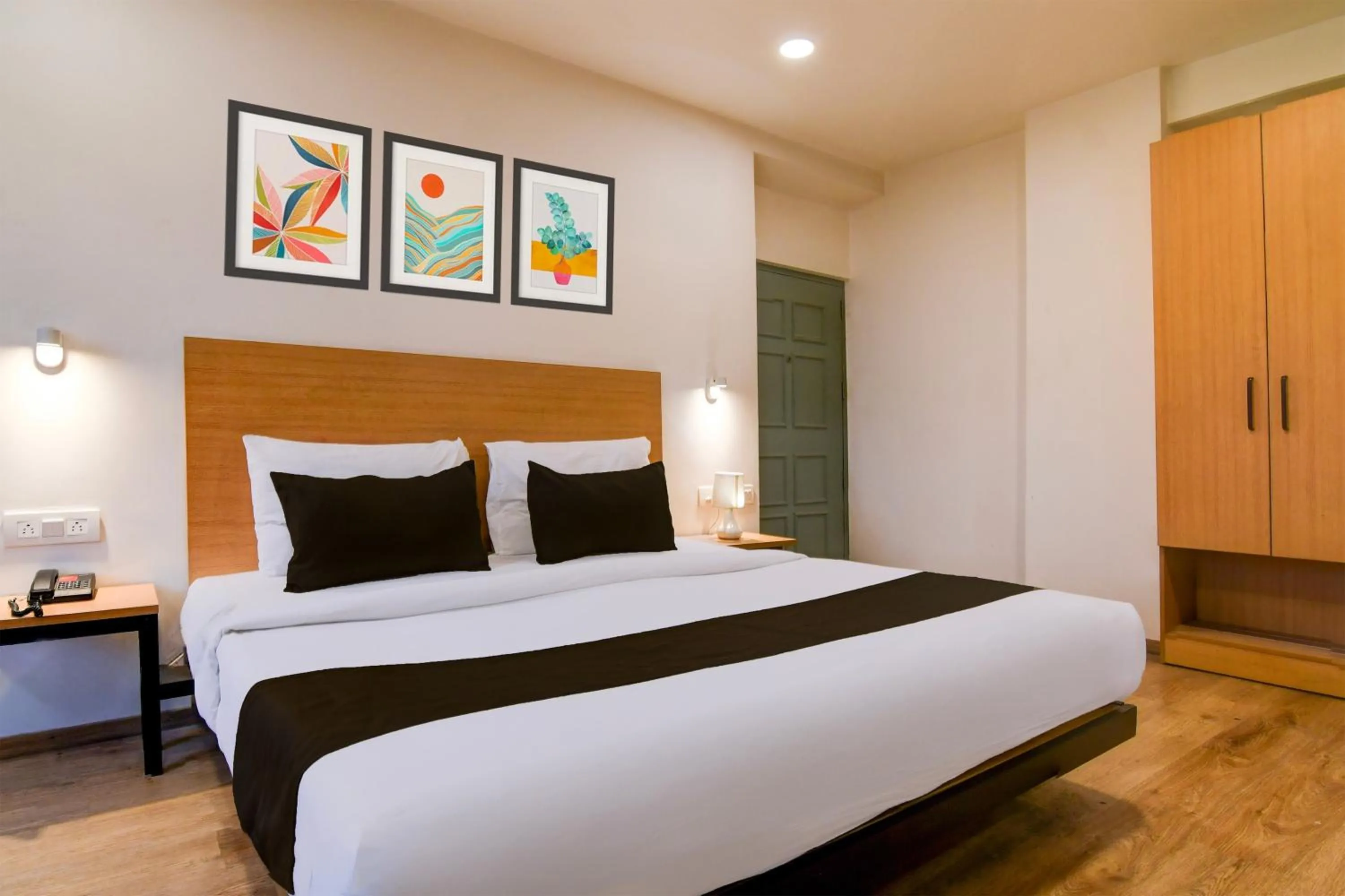 Bedroom, Bed in Super Townhouse VIP Road Formerly The Sky