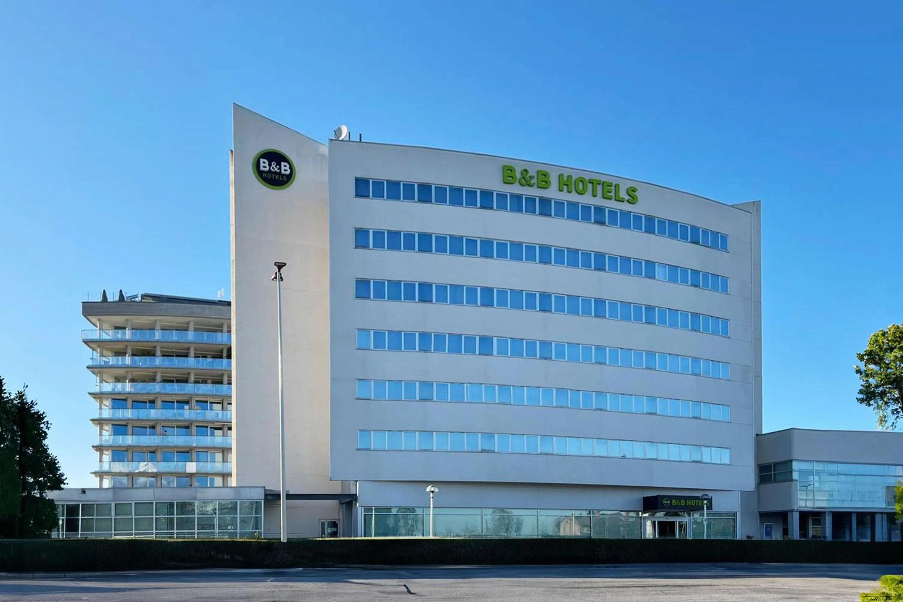 Property building in B&B HOTEL Cuneo Cristal