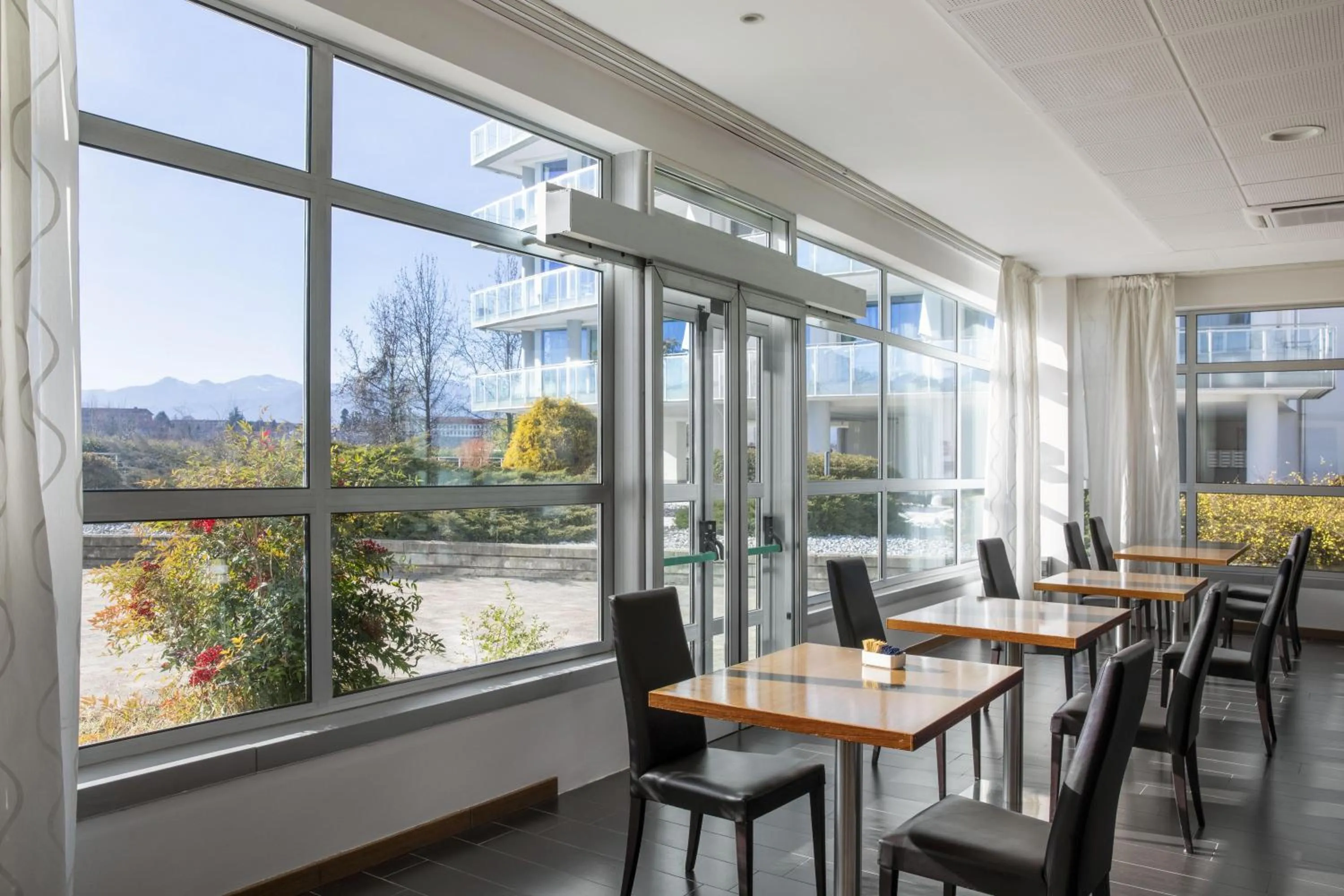 Restaurant/places to eat in B&B HOTEL Cuneo Cristal