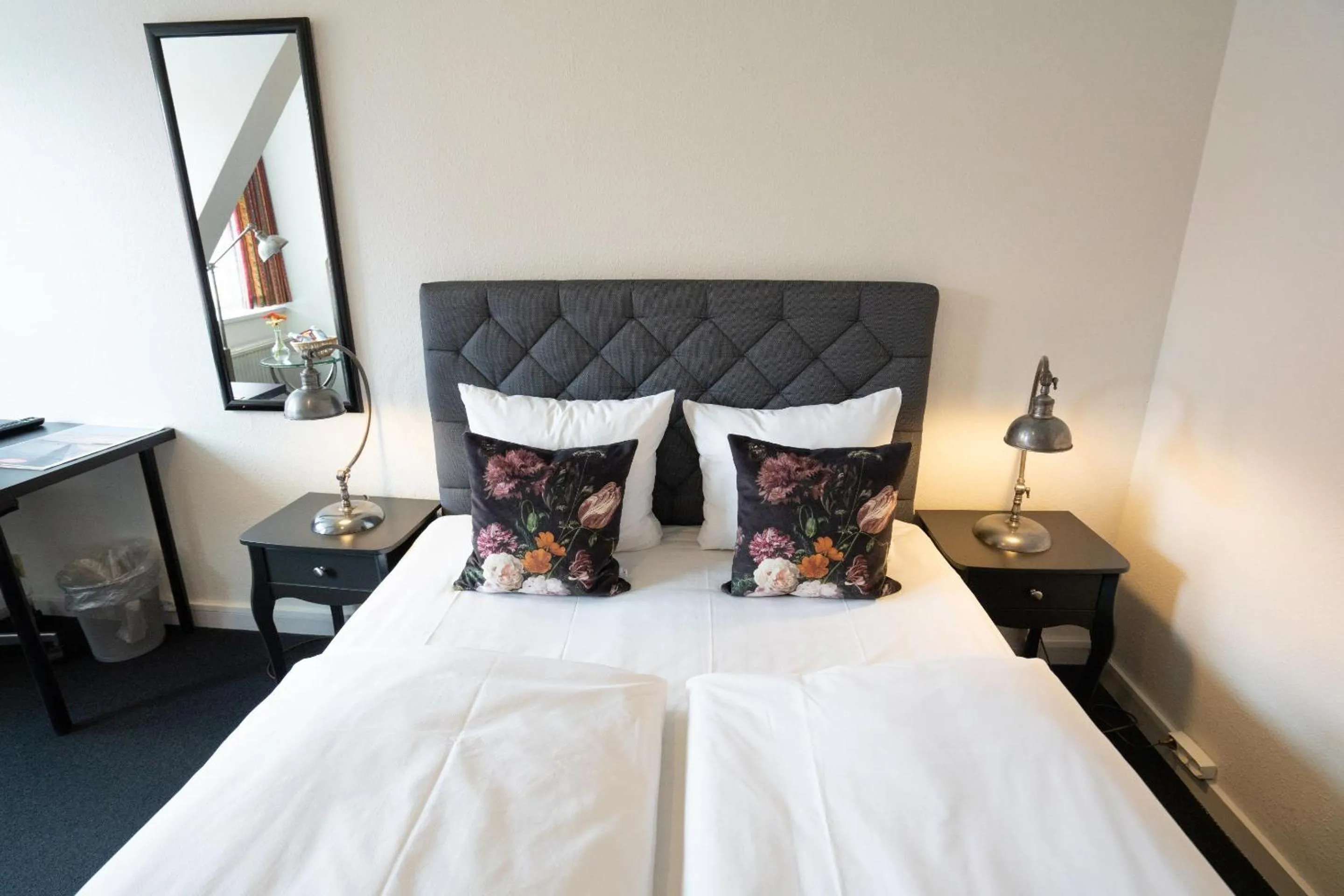 Bed in Hotel Vinhuset