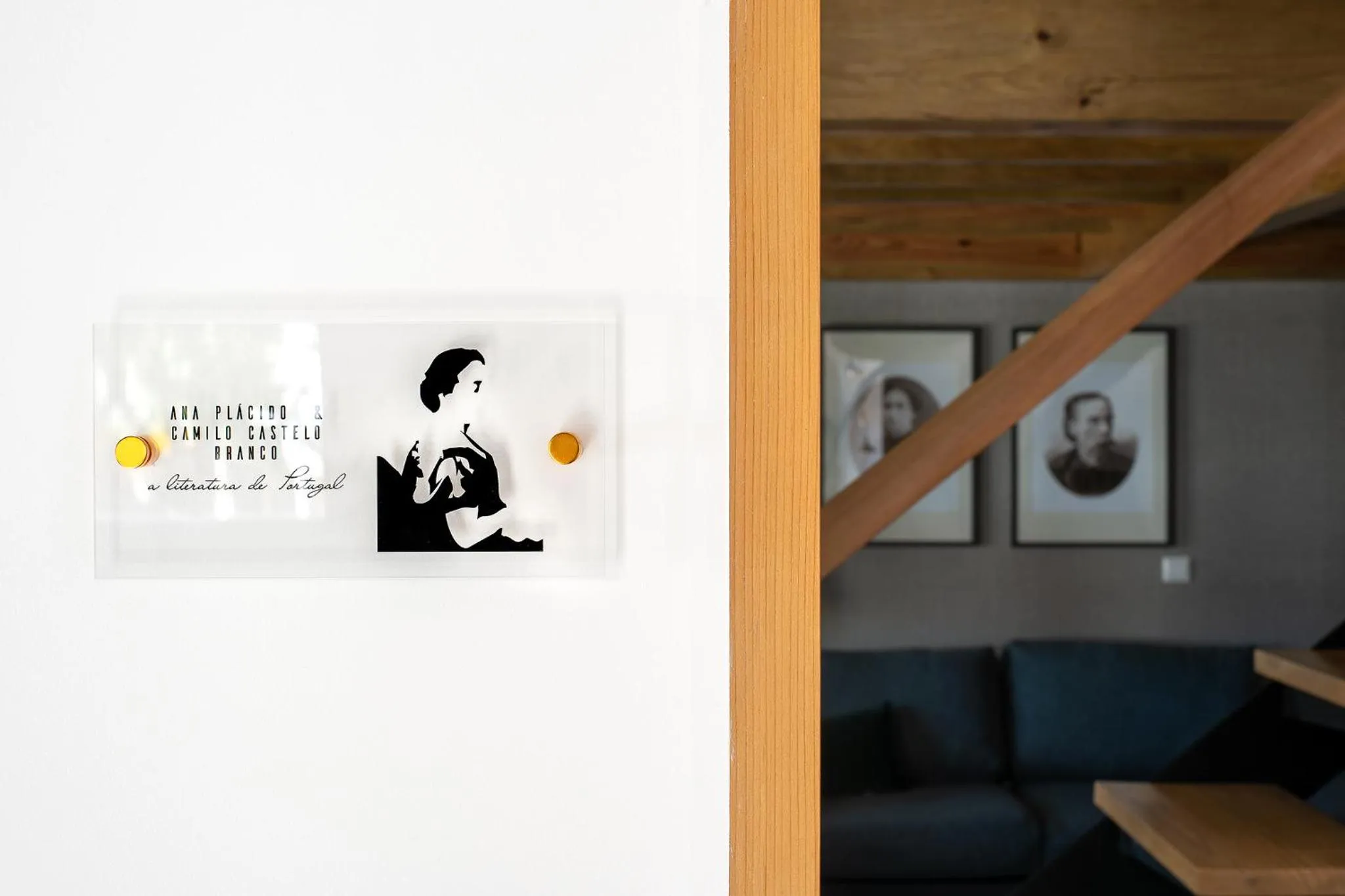 Logo/Certificate/Sign in Wake Up Famalicão