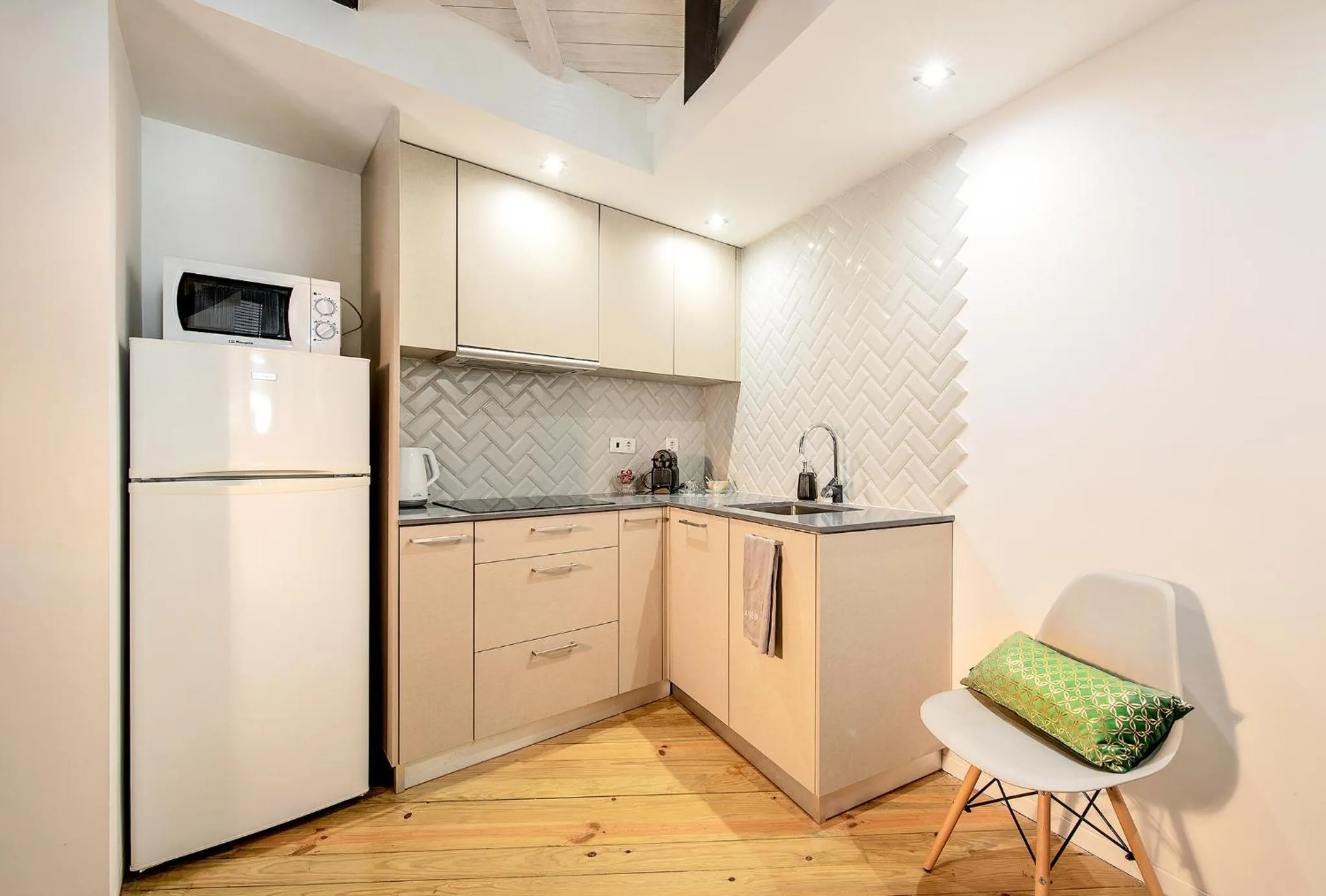 Kitchen or kitchenette in Wake Up Famalicão