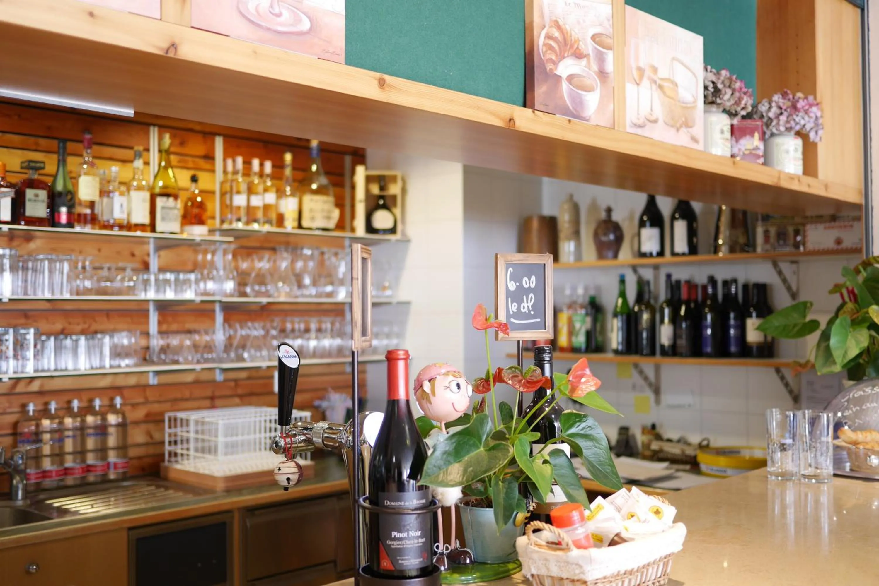 Restaurant/places to eat in Auberge Aux Deux Sapins