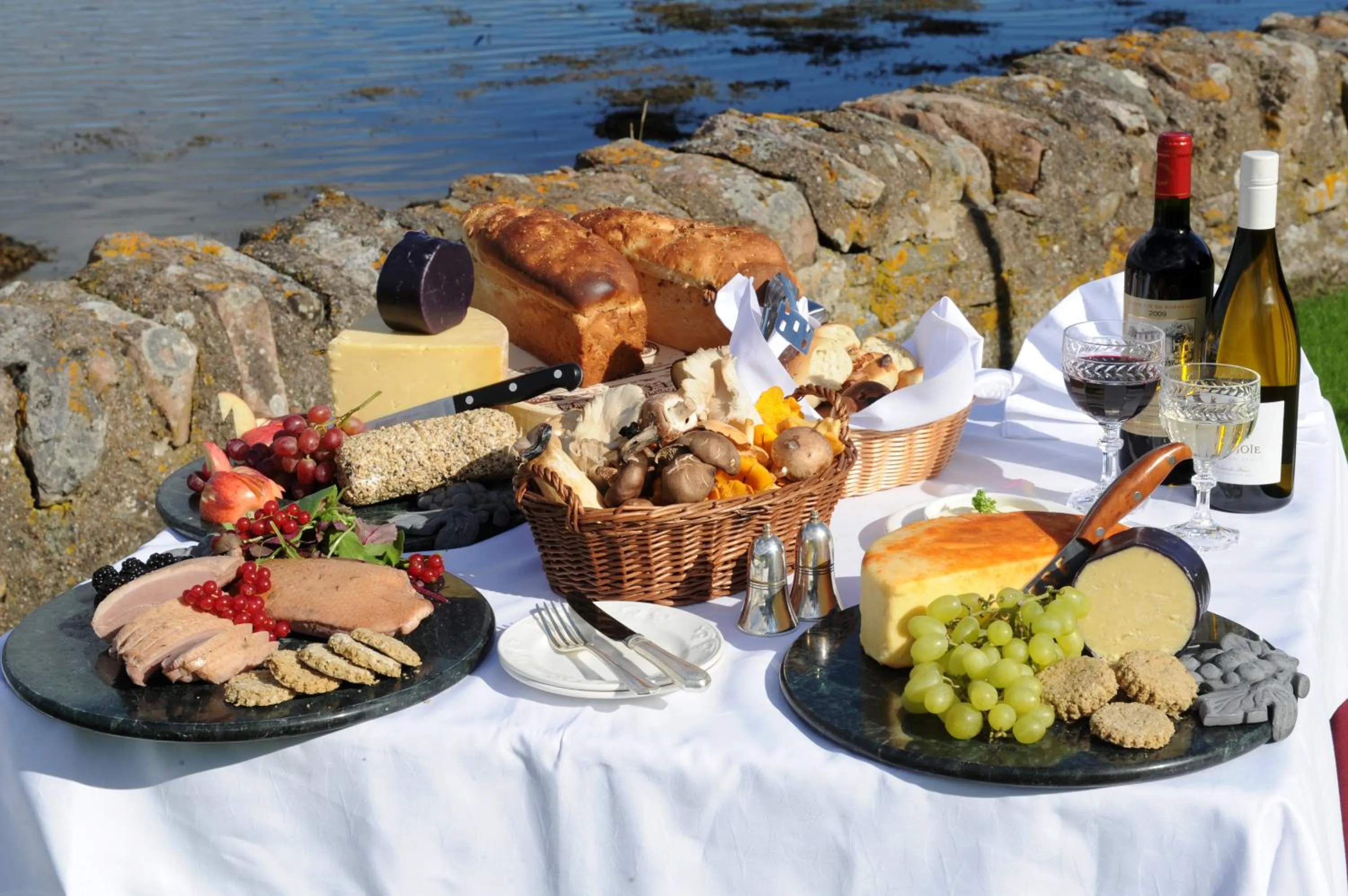 Food and drinks in Bunchrew House Hotel