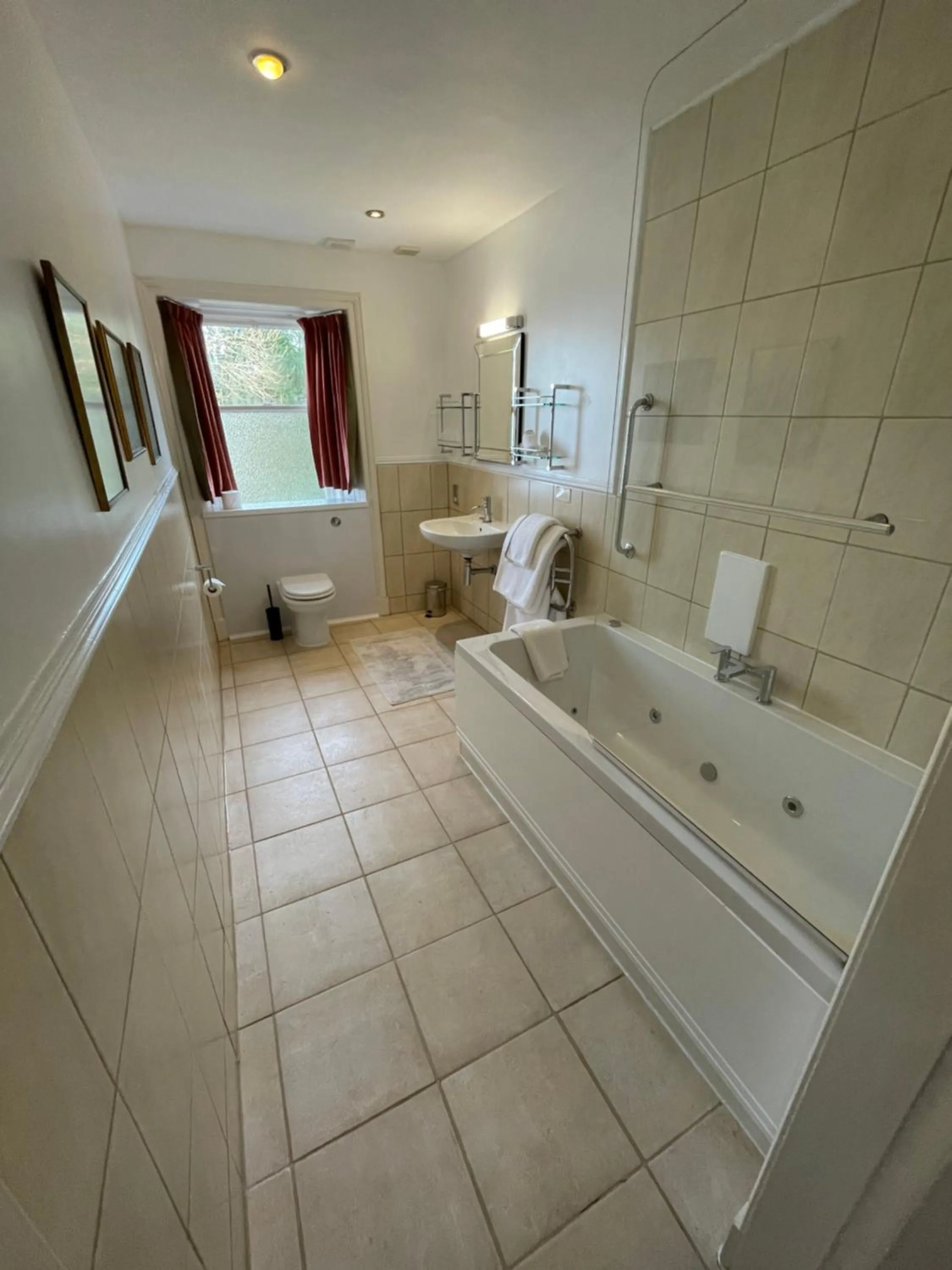 Bathroom in Bunchrew House Hotel