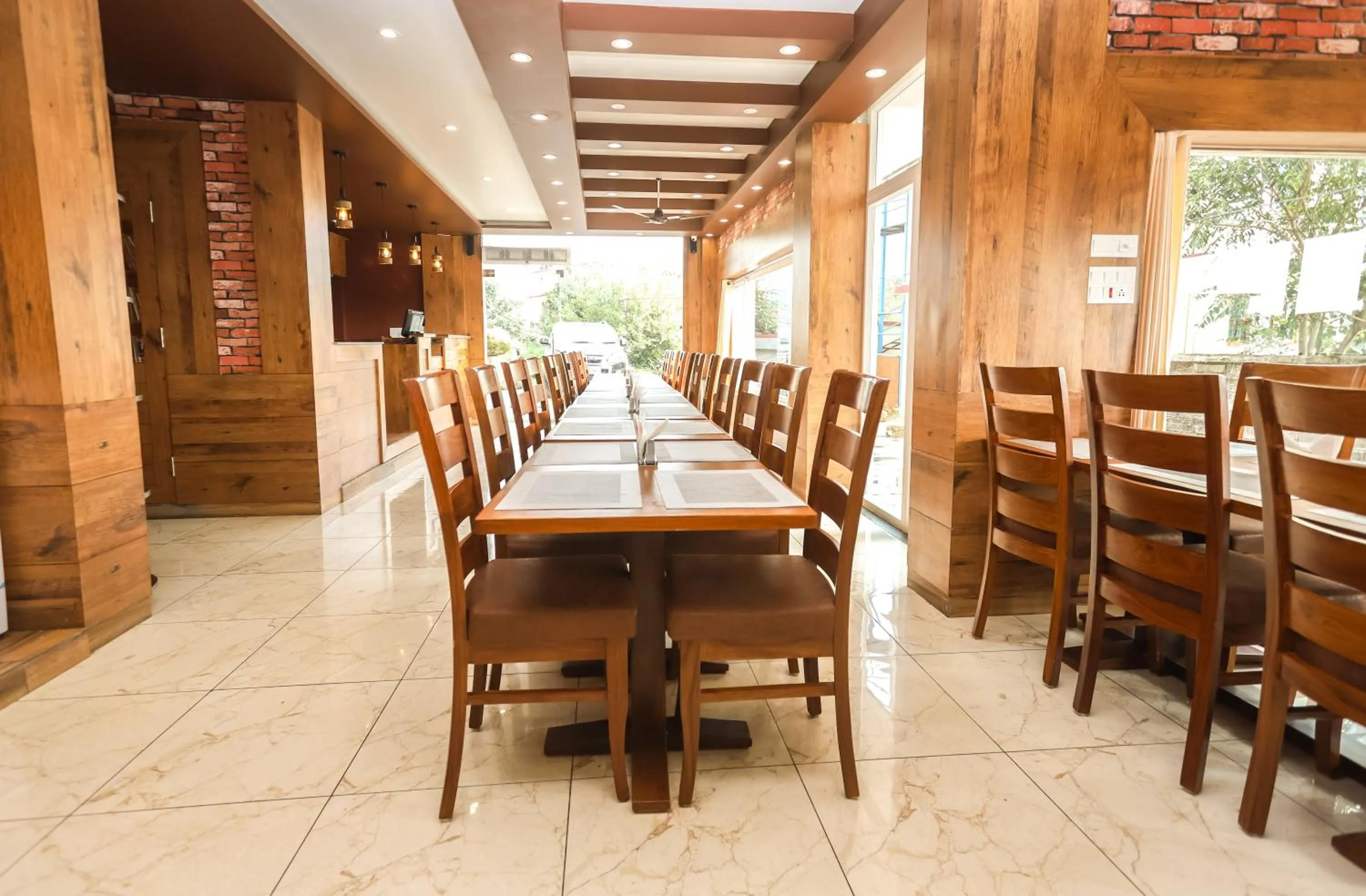 Restaurant/places to eat in Hotel Buddha House Himalayan Brothers