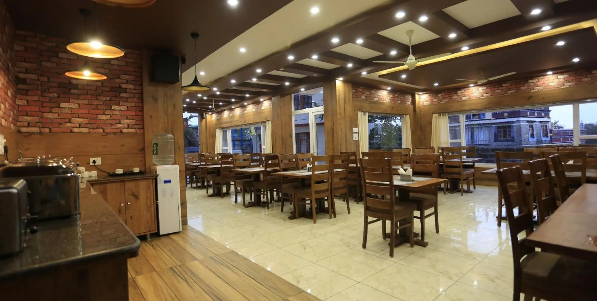 Restaurant/places to eat in Hotel Buddha House Himalayan Brothers