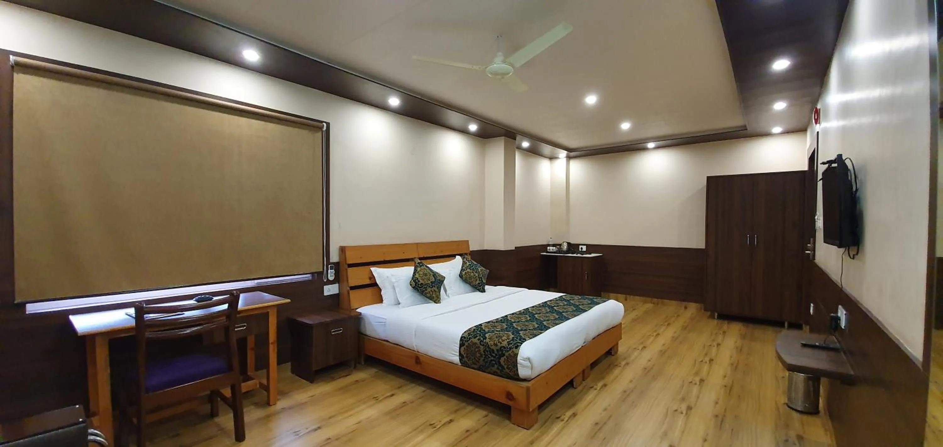 Photo of the whole room, Bed in Hotel Buddha House Himalayan Brothers