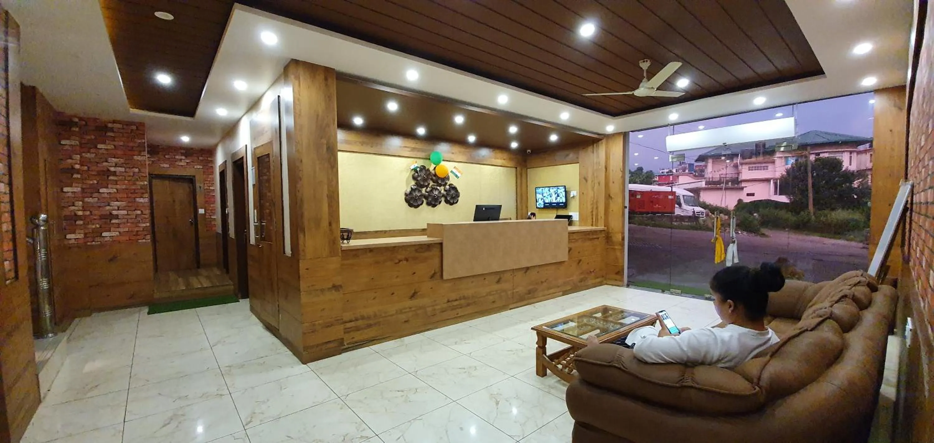 Lobby or reception in Hotel Buddha House Himalayan Brothers