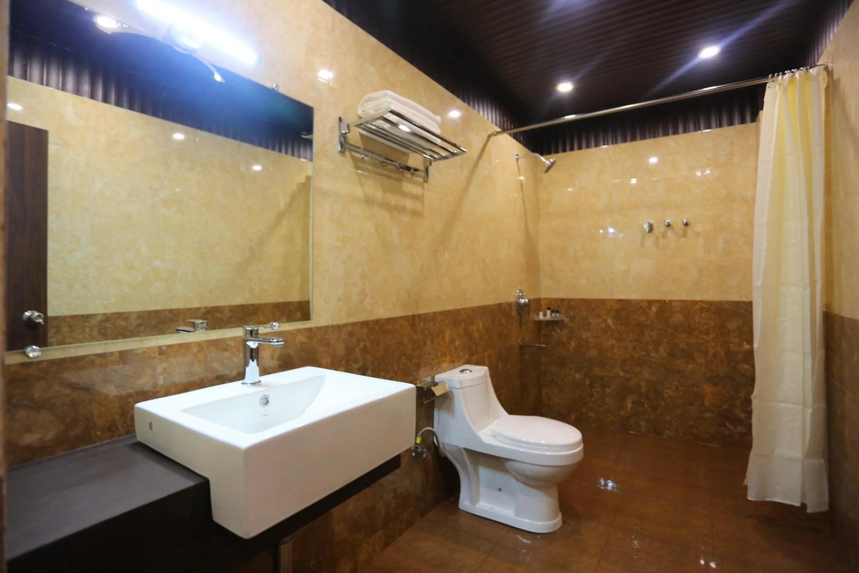 Bathroom in Hotel Buddha House Himalayan Brothers