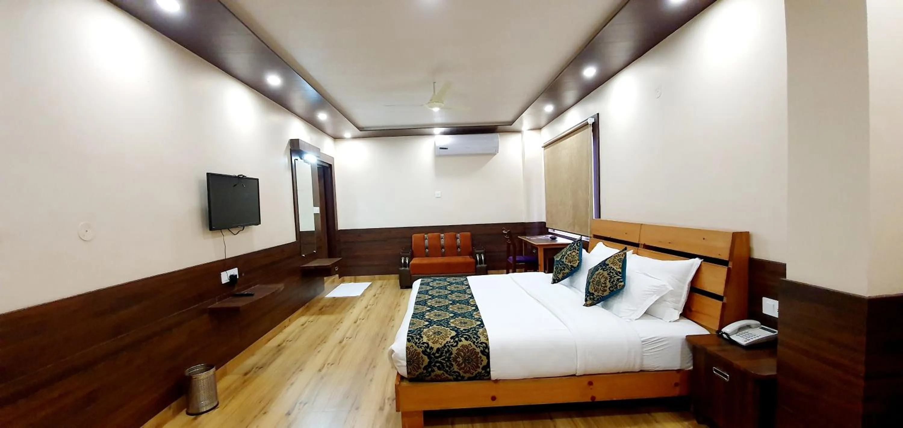 Photo of the whole room, Bed in Hotel Buddha House Himalayan Brothers