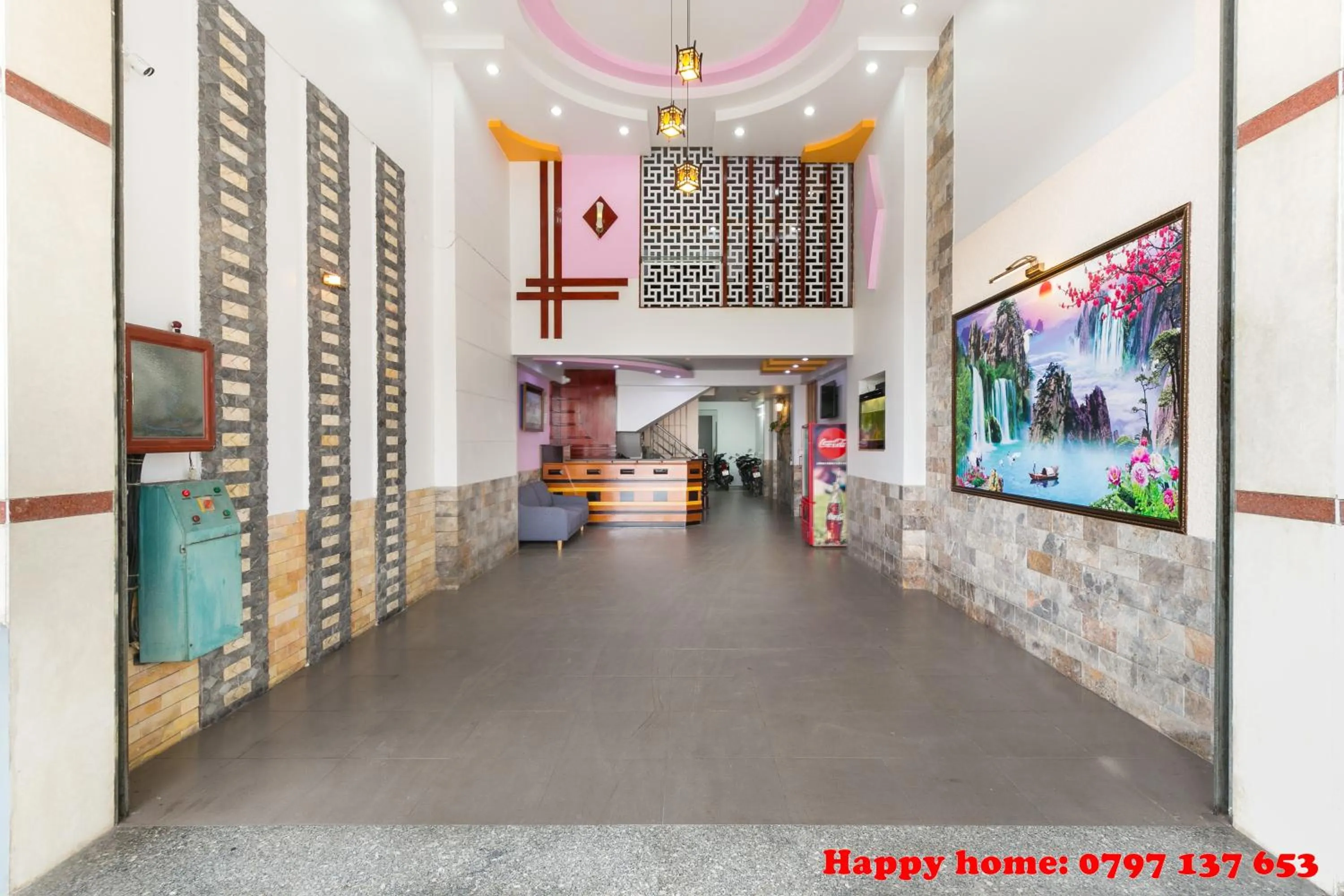 Facade/entrance in Happy Home