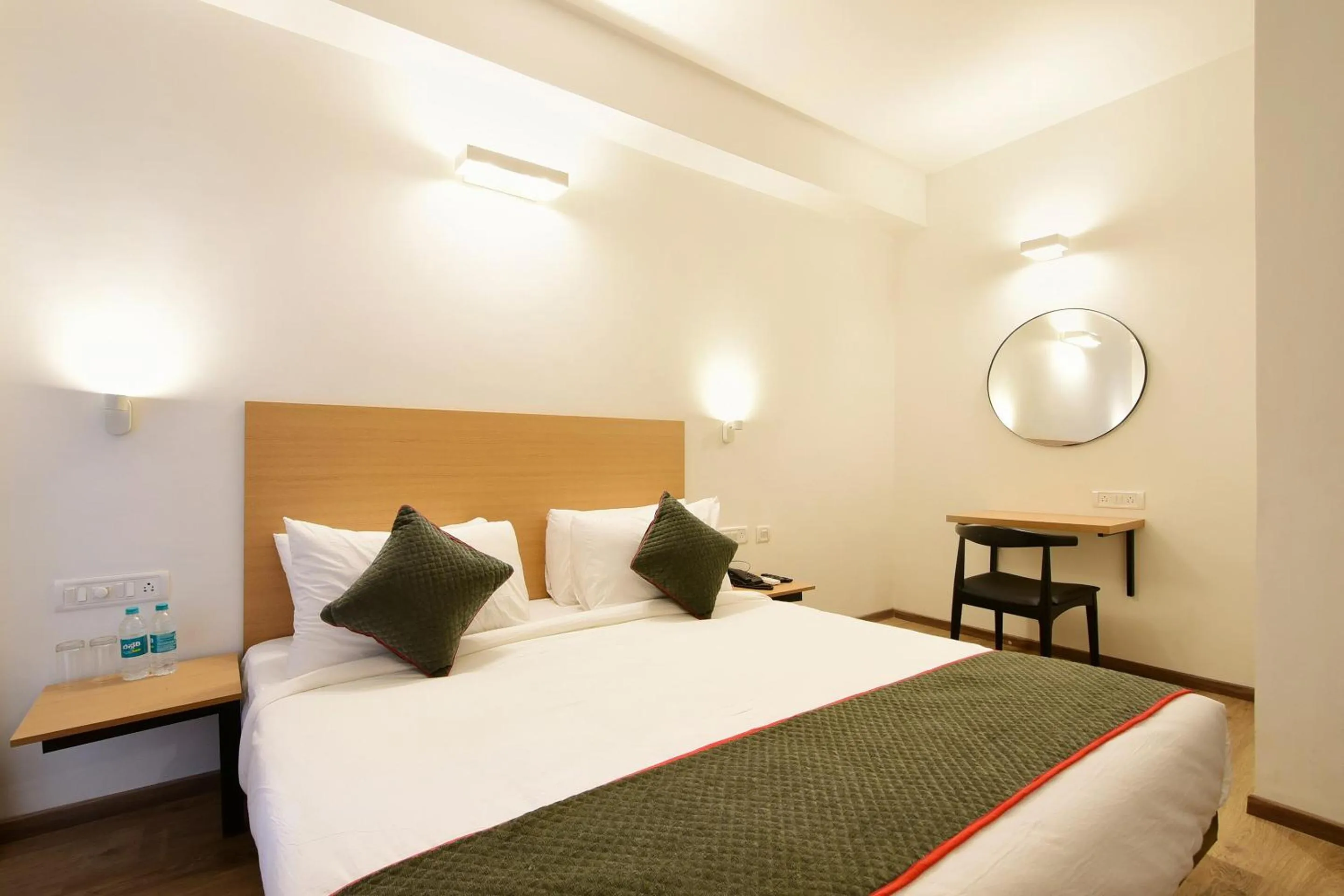 Lobby or reception in Townhouse Airport Road