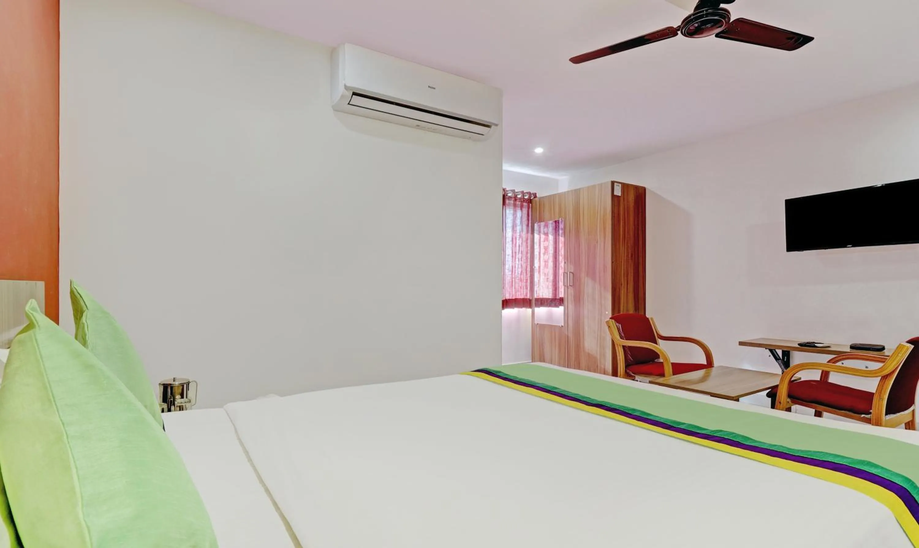 Bed in Treebo Sai Suites Inn Nagavara