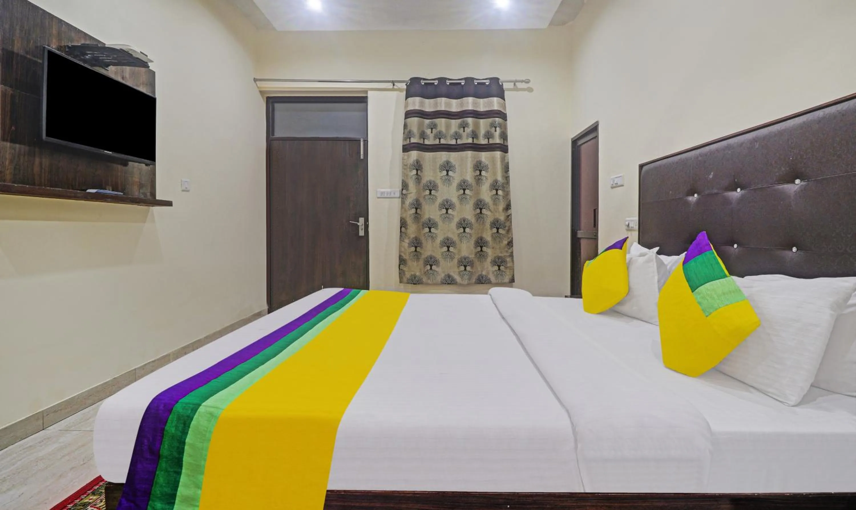 Bedroom, Bed in Hotel Albie Stay Inn