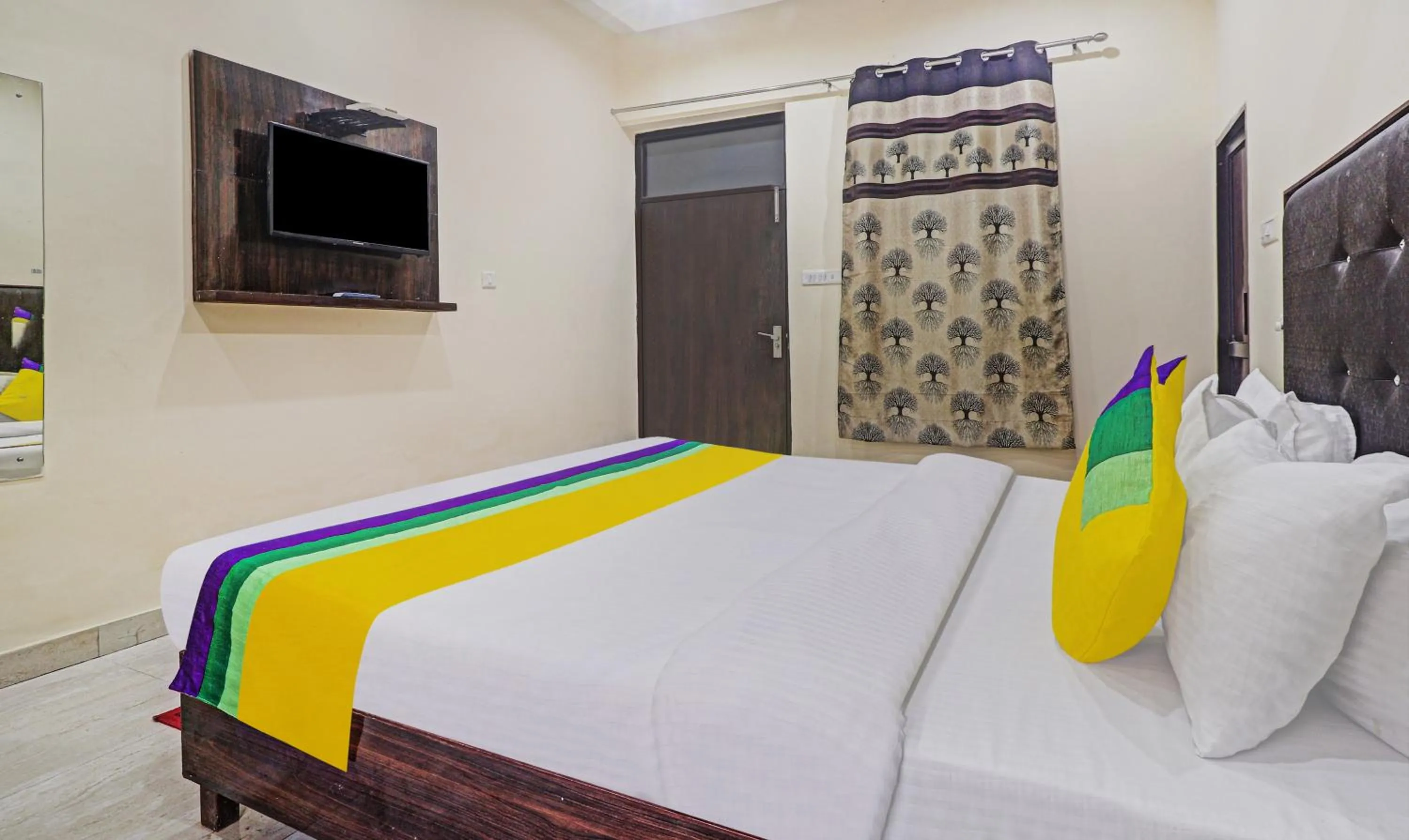 Bedroom, Bed in Hotel Albie Stay Inn