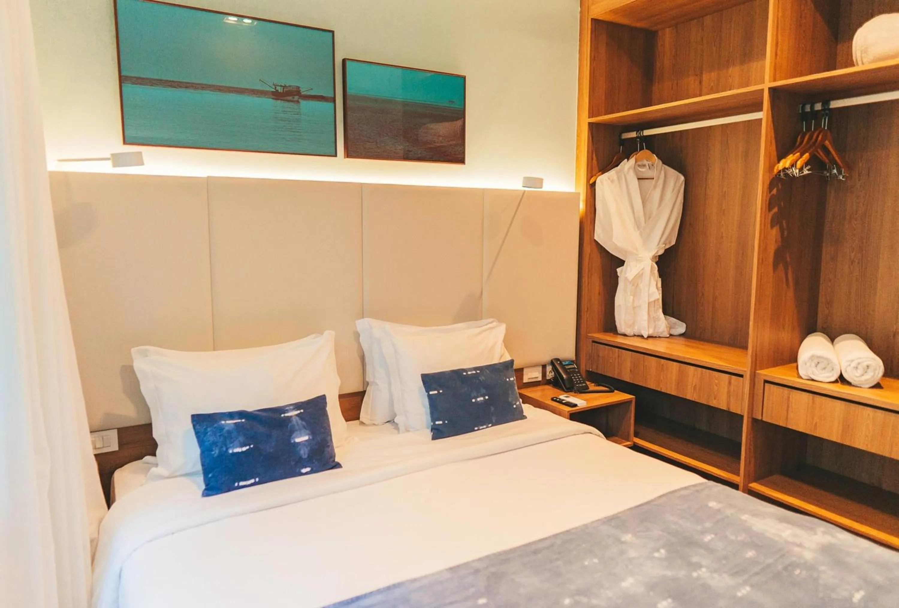 Photo of the whole room, Bed in Casa Di Sirena Ilhabela