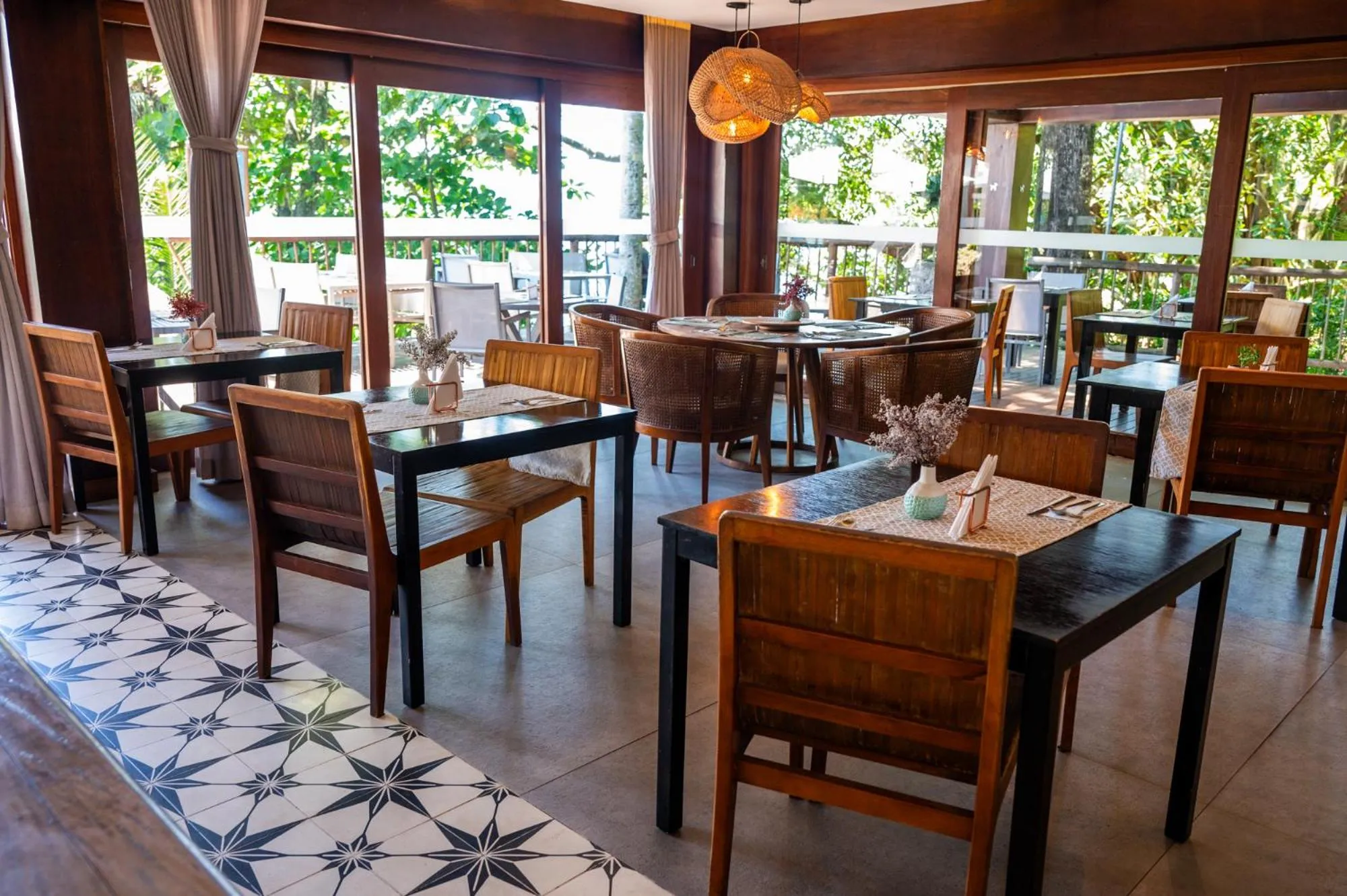 Restaurant/places to eat in Casa Di Sirena Ilhabela