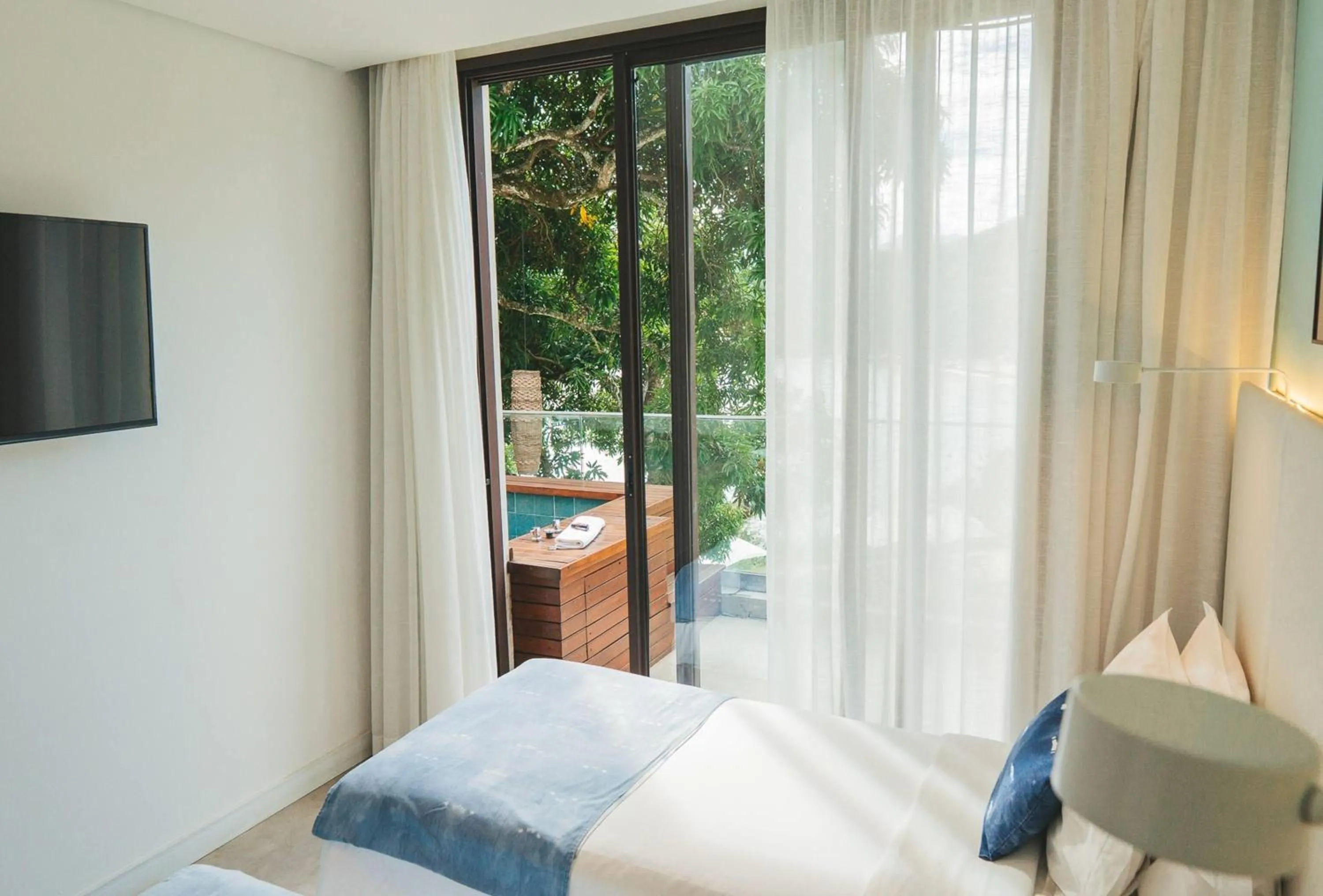 Photo of the whole room, Bed in Casa Di Sirena Ilhabela