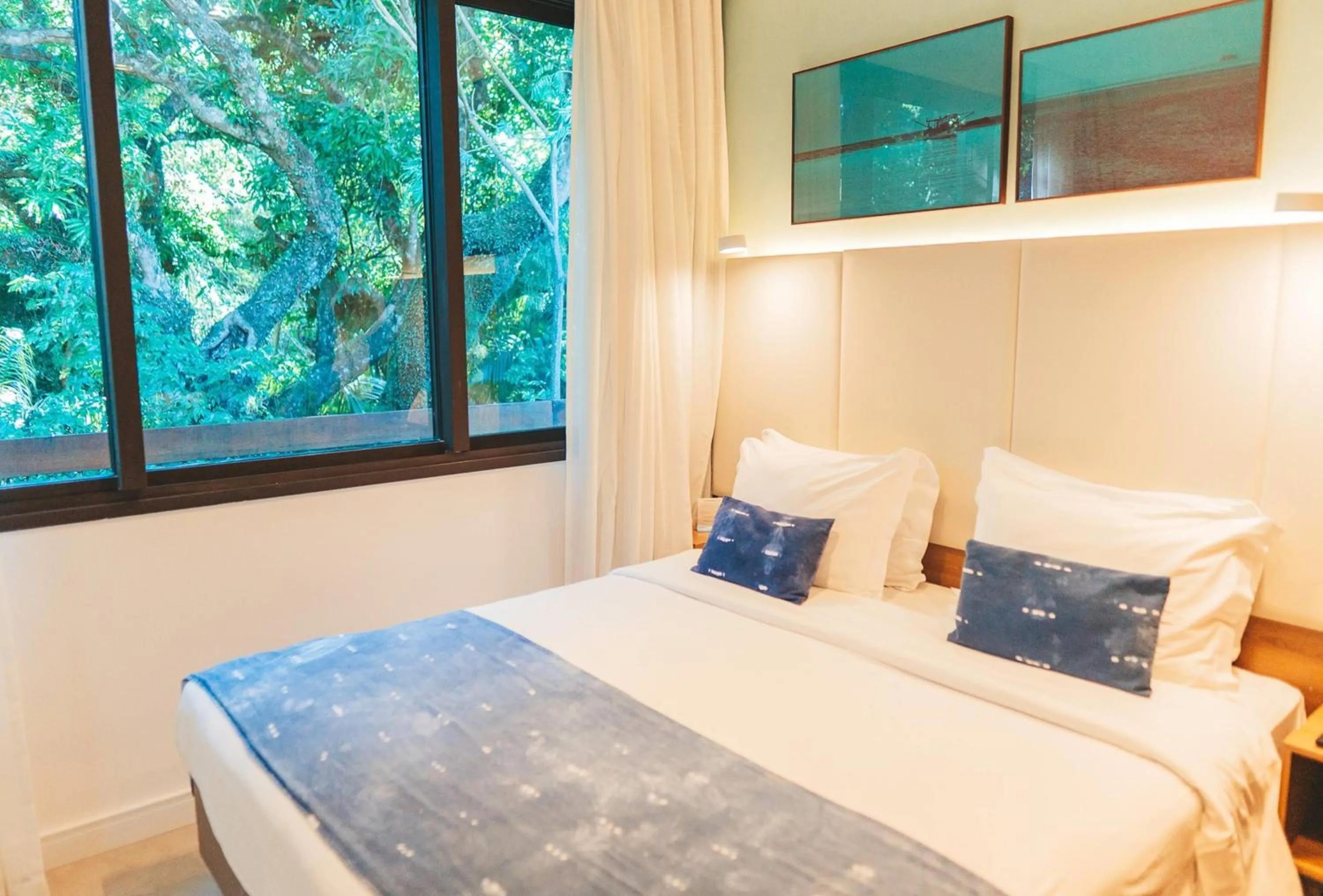 Photo of the whole room, Bed in Casa Di Sirena Ilhabela