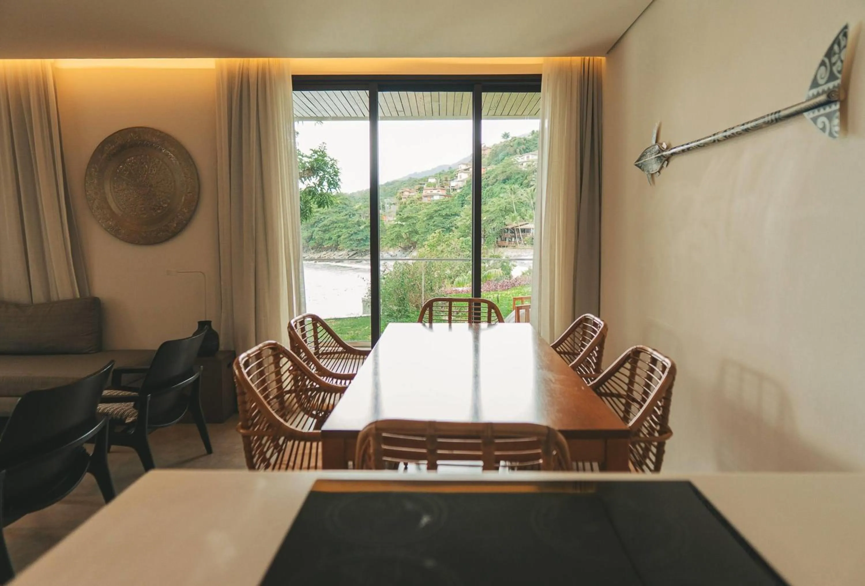 Photo of the whole room in Casa Di Sirena Ilhabela