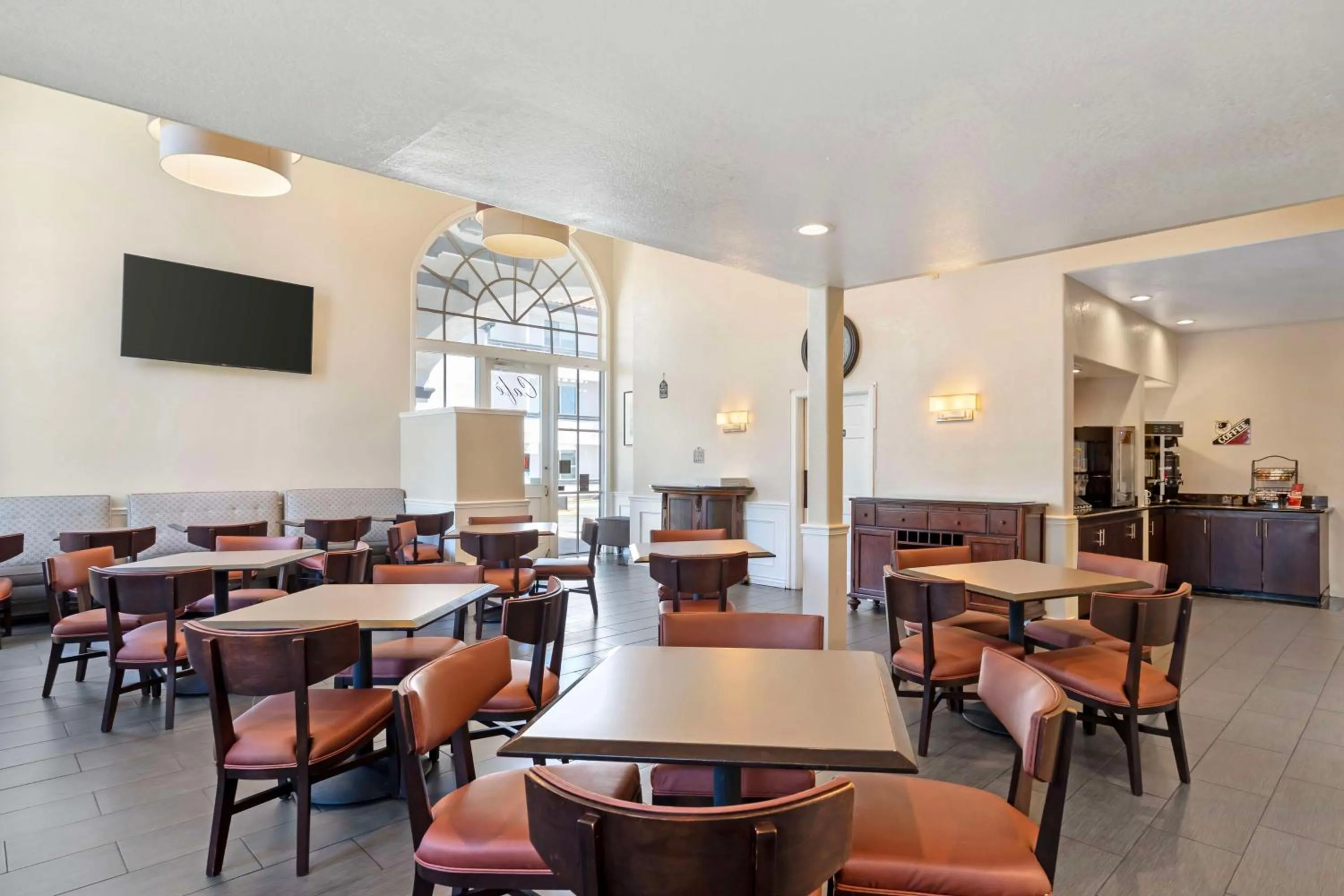 Breakfast in Best Western Plus Newport Mesa Inn