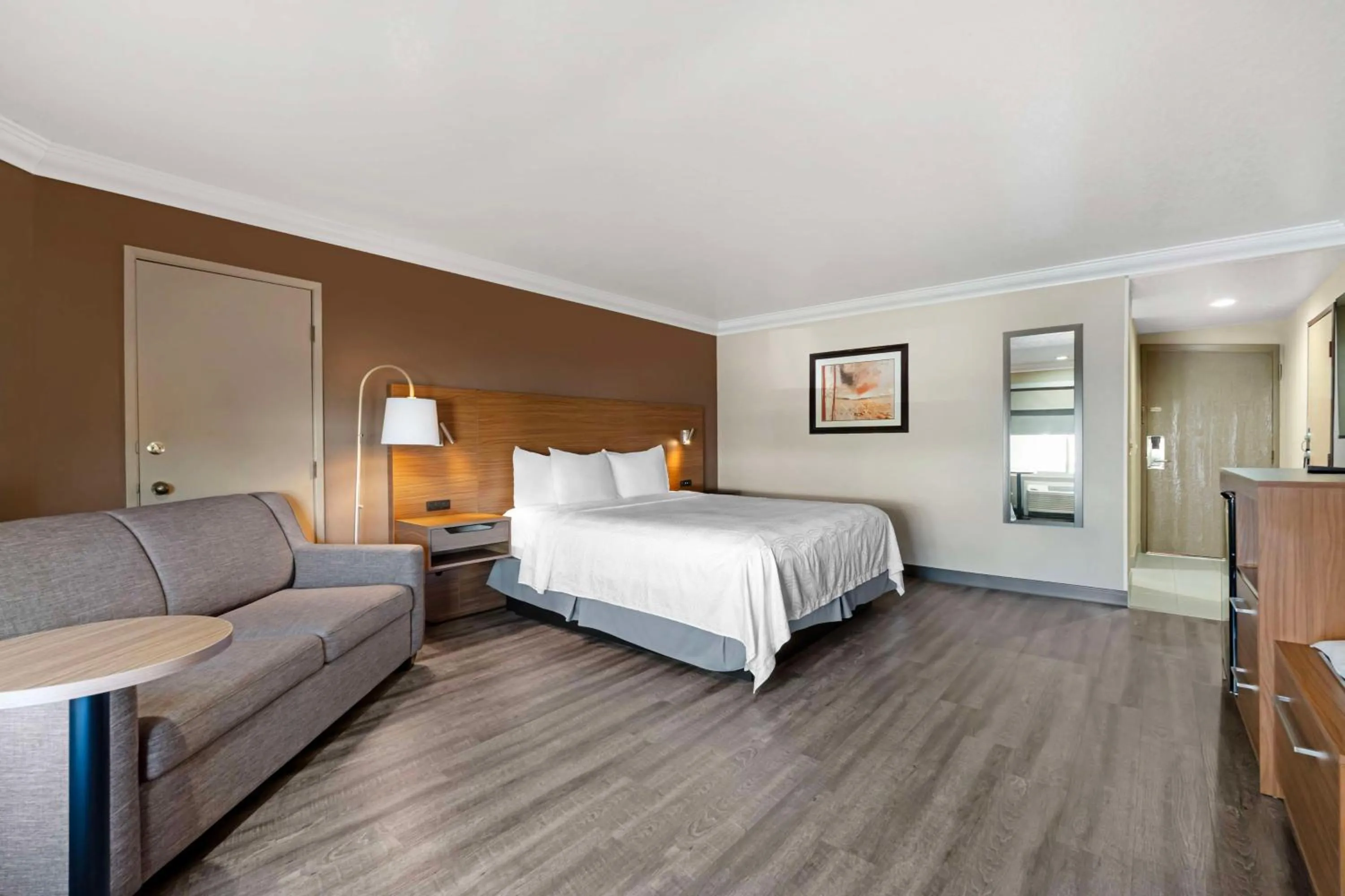 Bedroom, Bed in Best Western Plus Newport Mesa Inn