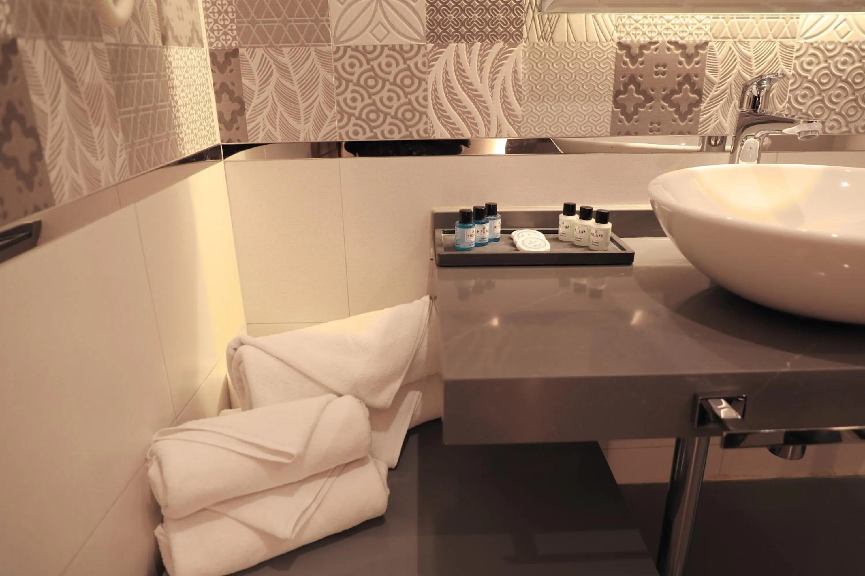 Shower in Avrasya Port Hotel