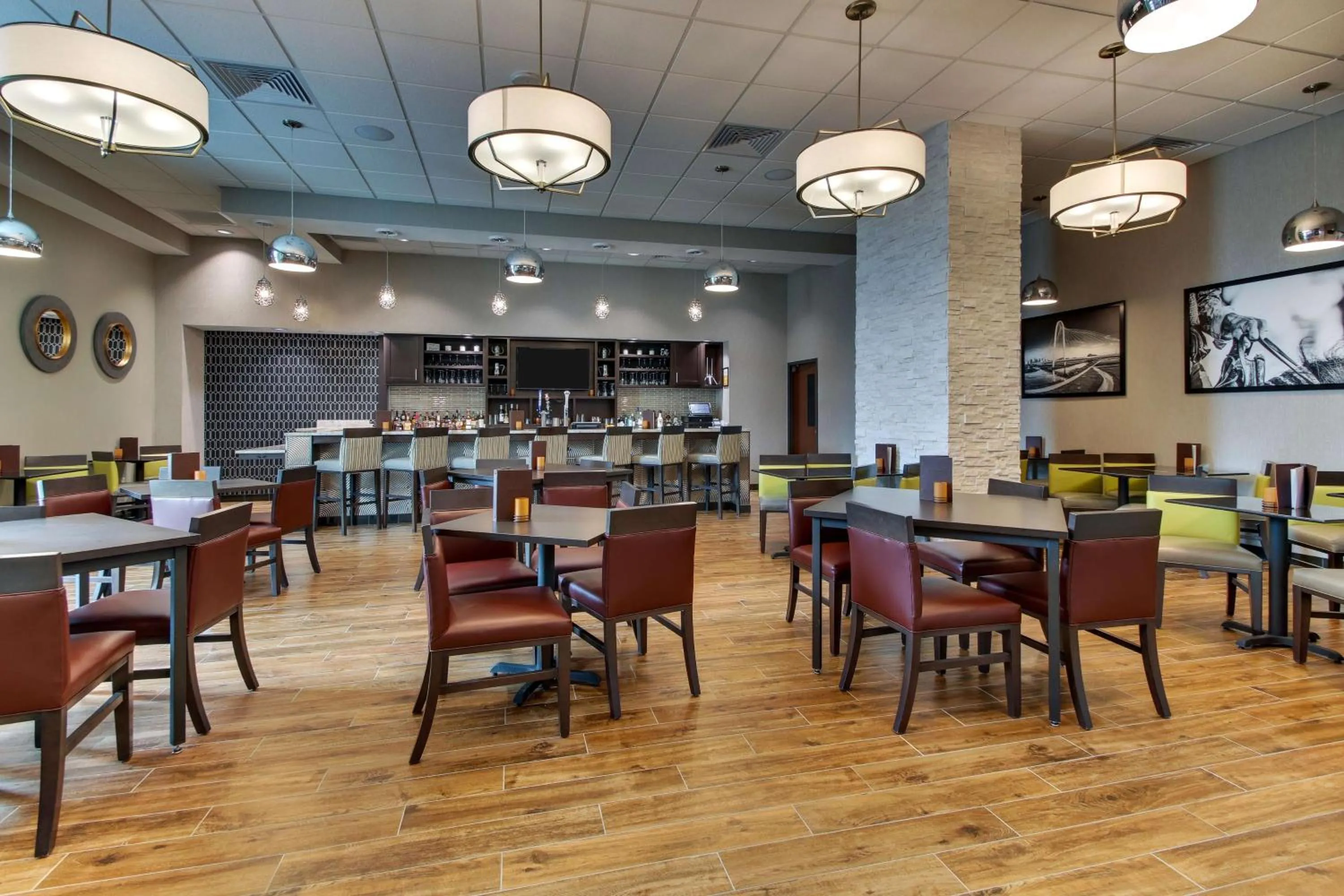 Restaurant/places to eat in Drury Plaza Hotel Dallas Richardson