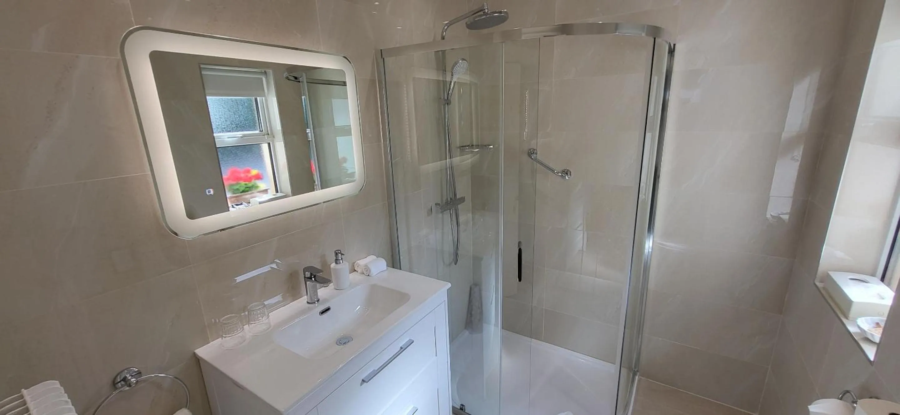 Bathroom in Brook Manor Lodge