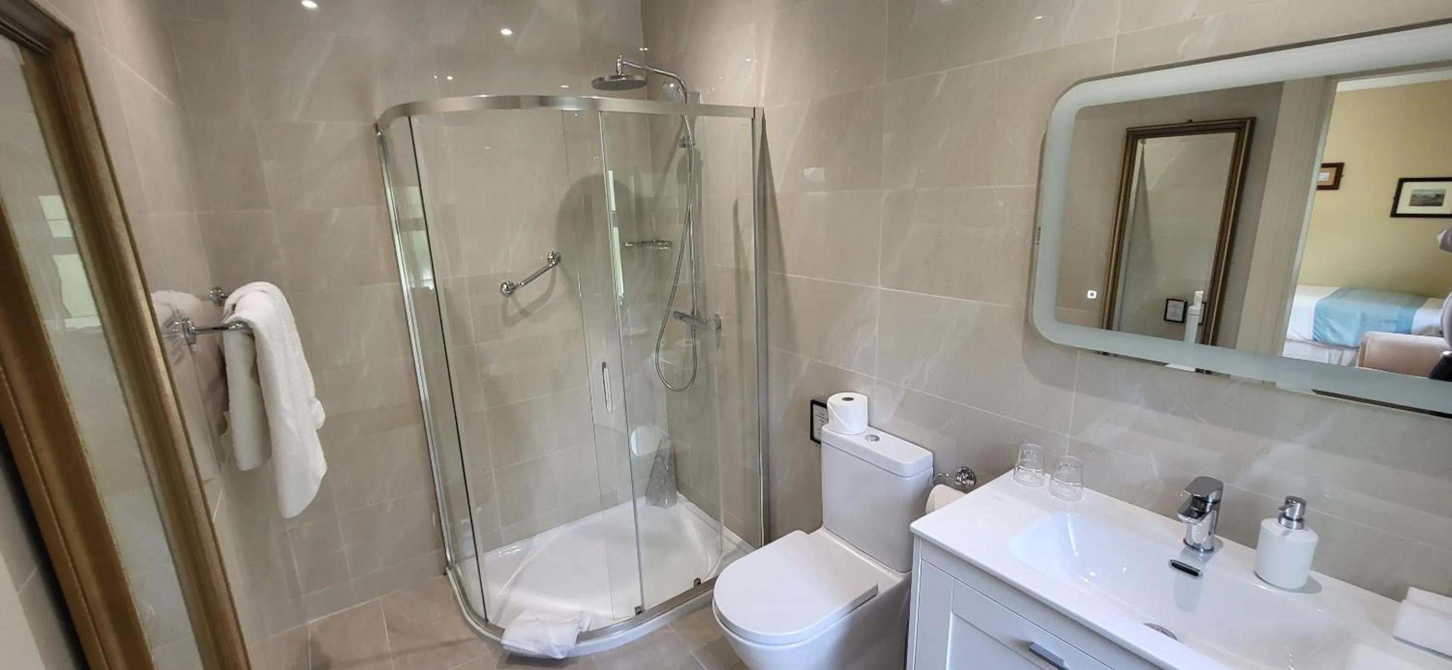 Bathroom in Brook Manor Lodge