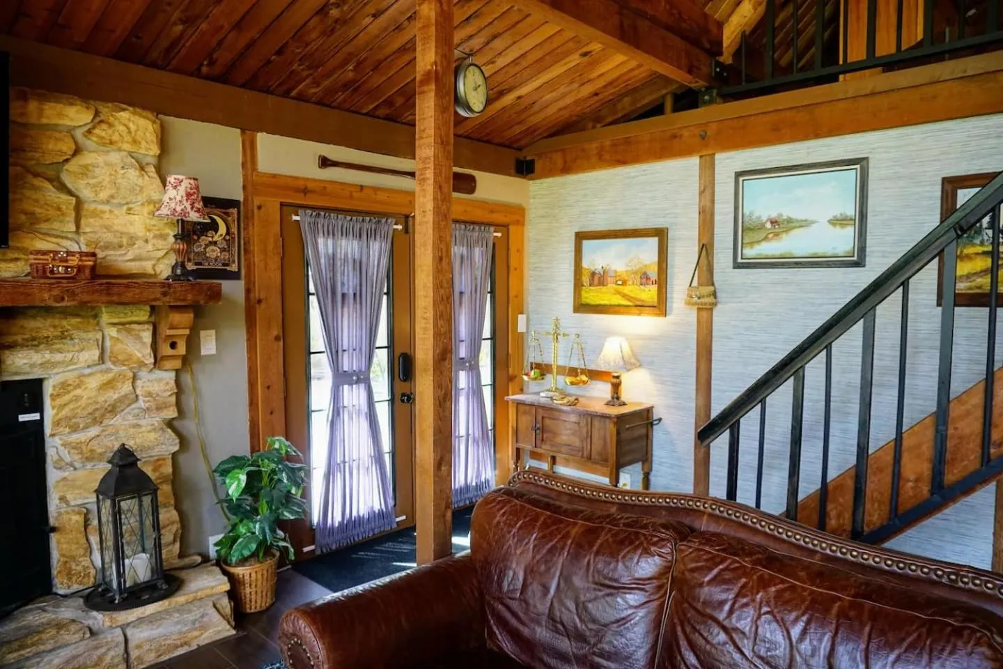 The Nature House a Secluded Waterfront Cabin