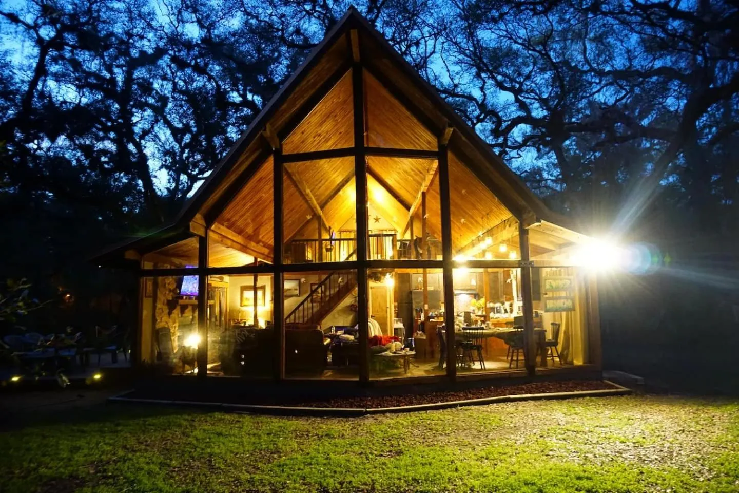 The Nature House a Secluded Waterfront Cabin