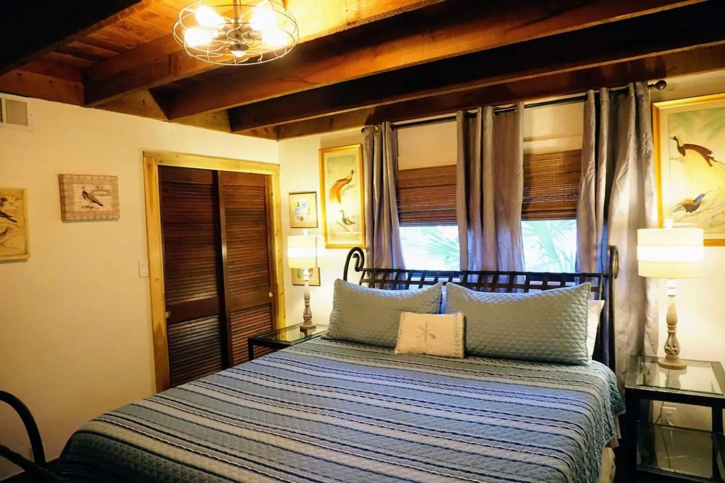 Bed in The Nature House a Secluded Waterfront Cabin