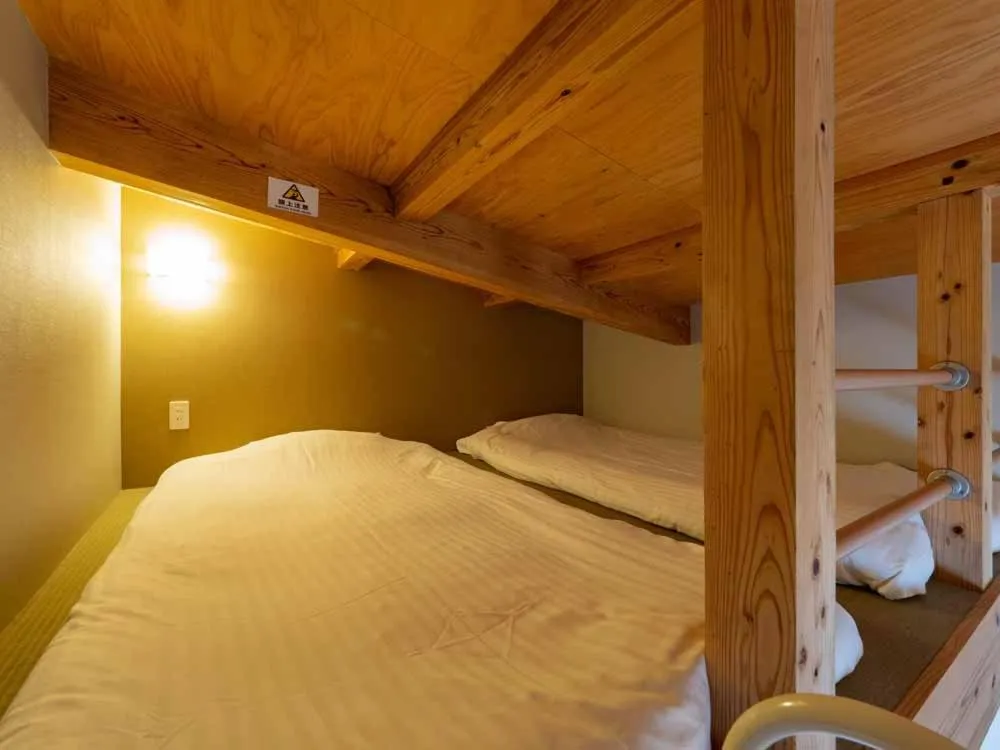 Bed in Beach Resort Hotel Kalakaua