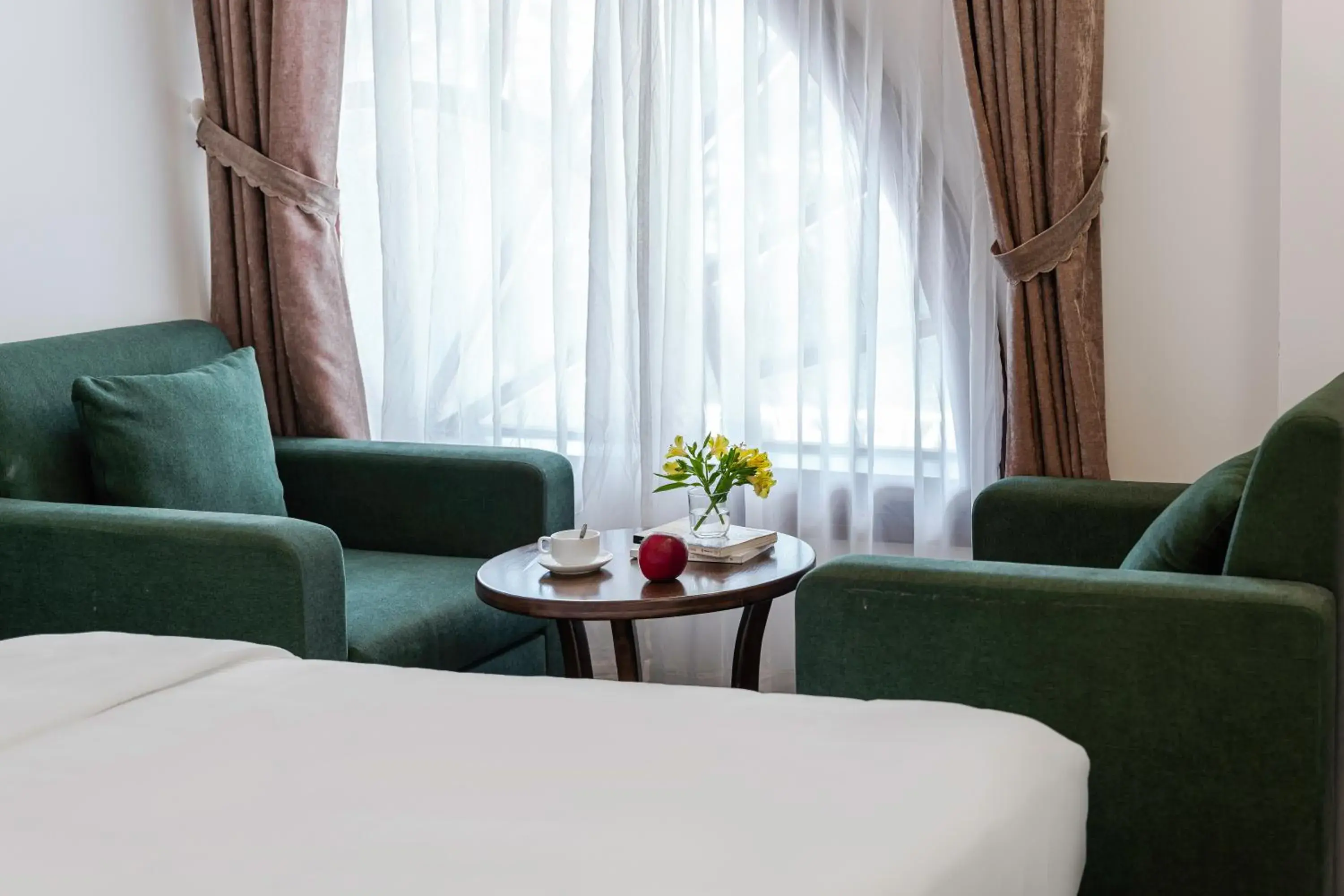 Deluxe Family Room in TTR Moonstone Apart Hotel Deluxe Family Room in TTR Moonstone Apart Hotel