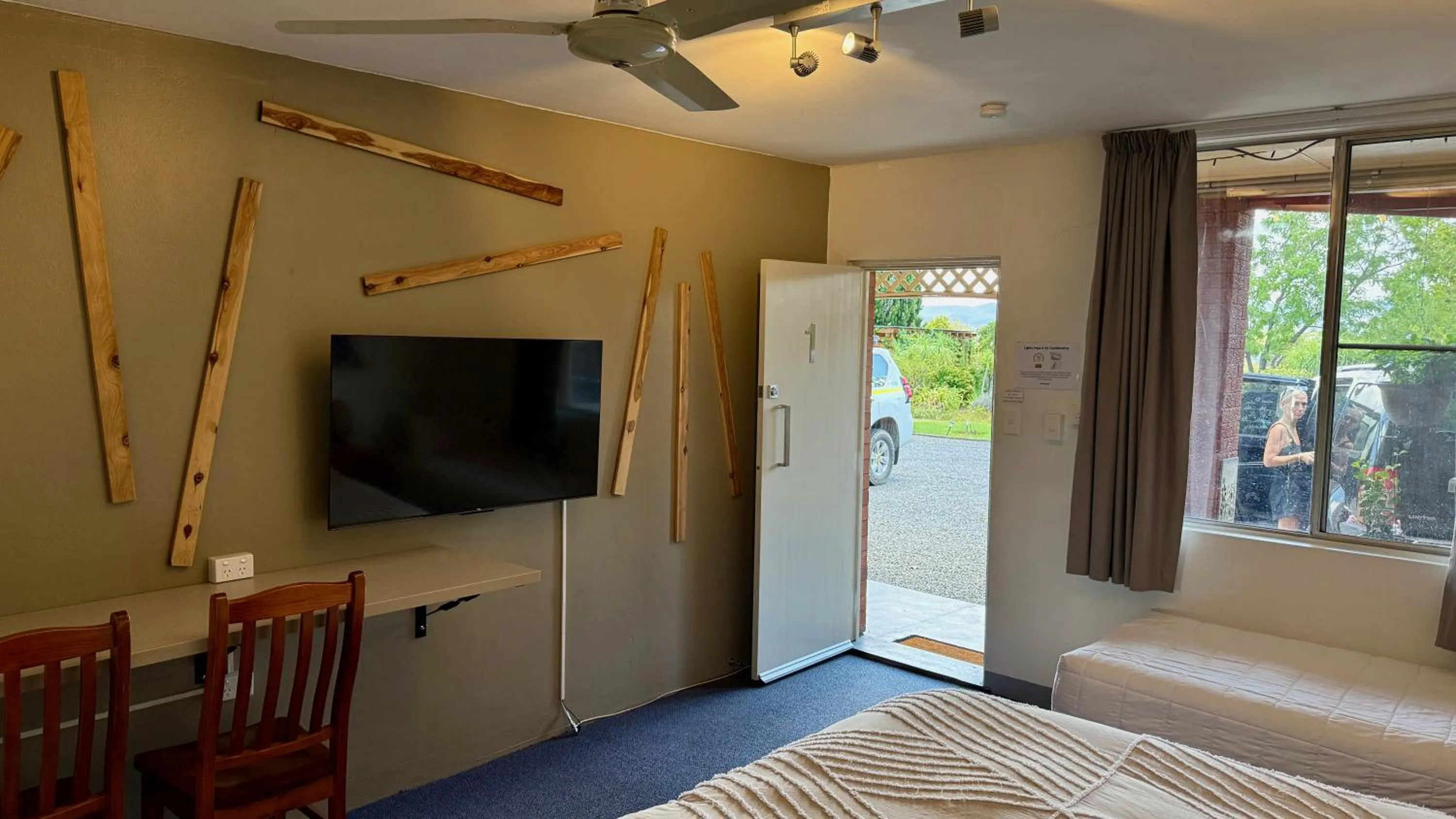 Bed in Quirindi Sunflower Motor Inn