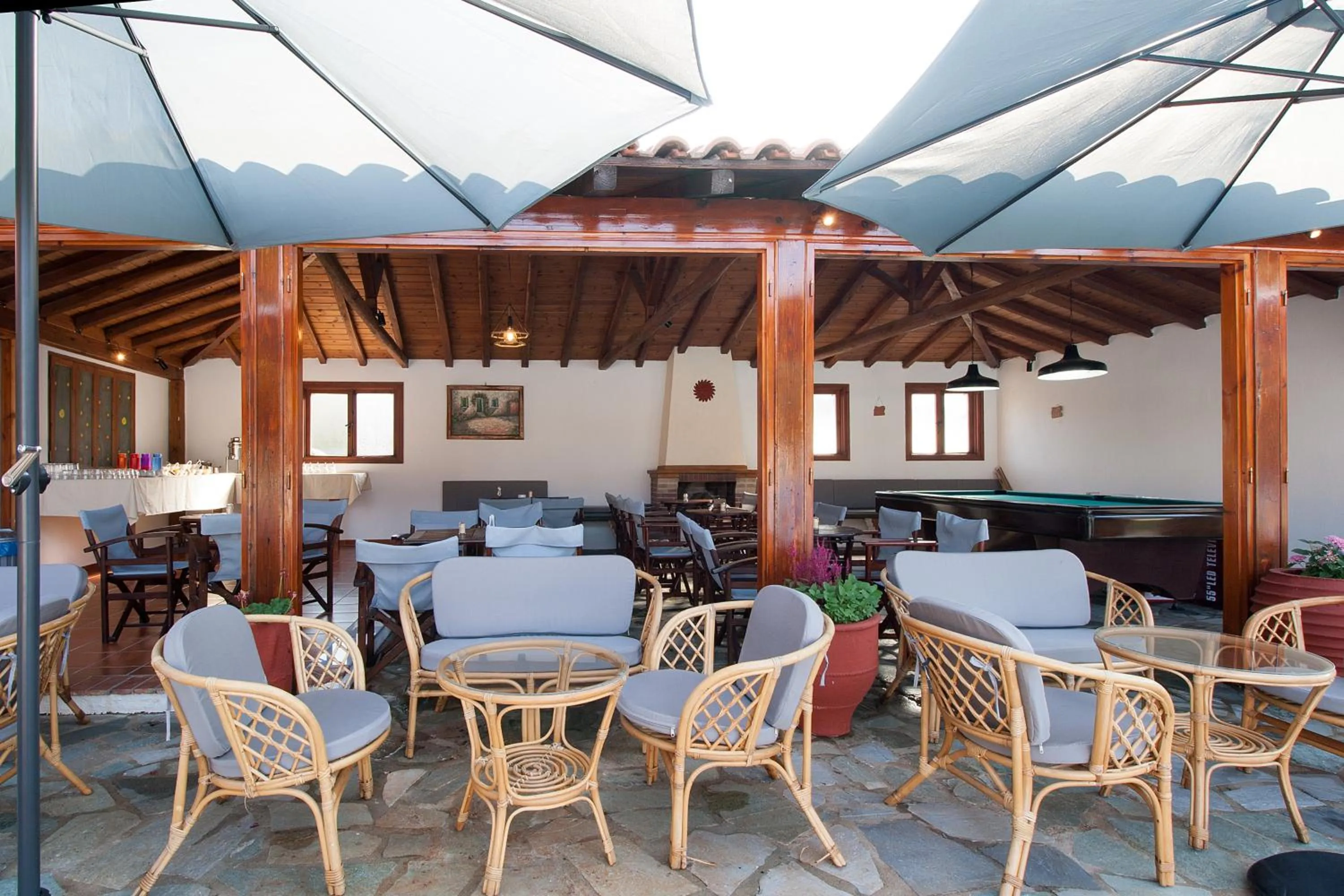 Restaurant/places to eat in STRAWBERRY Skiathos