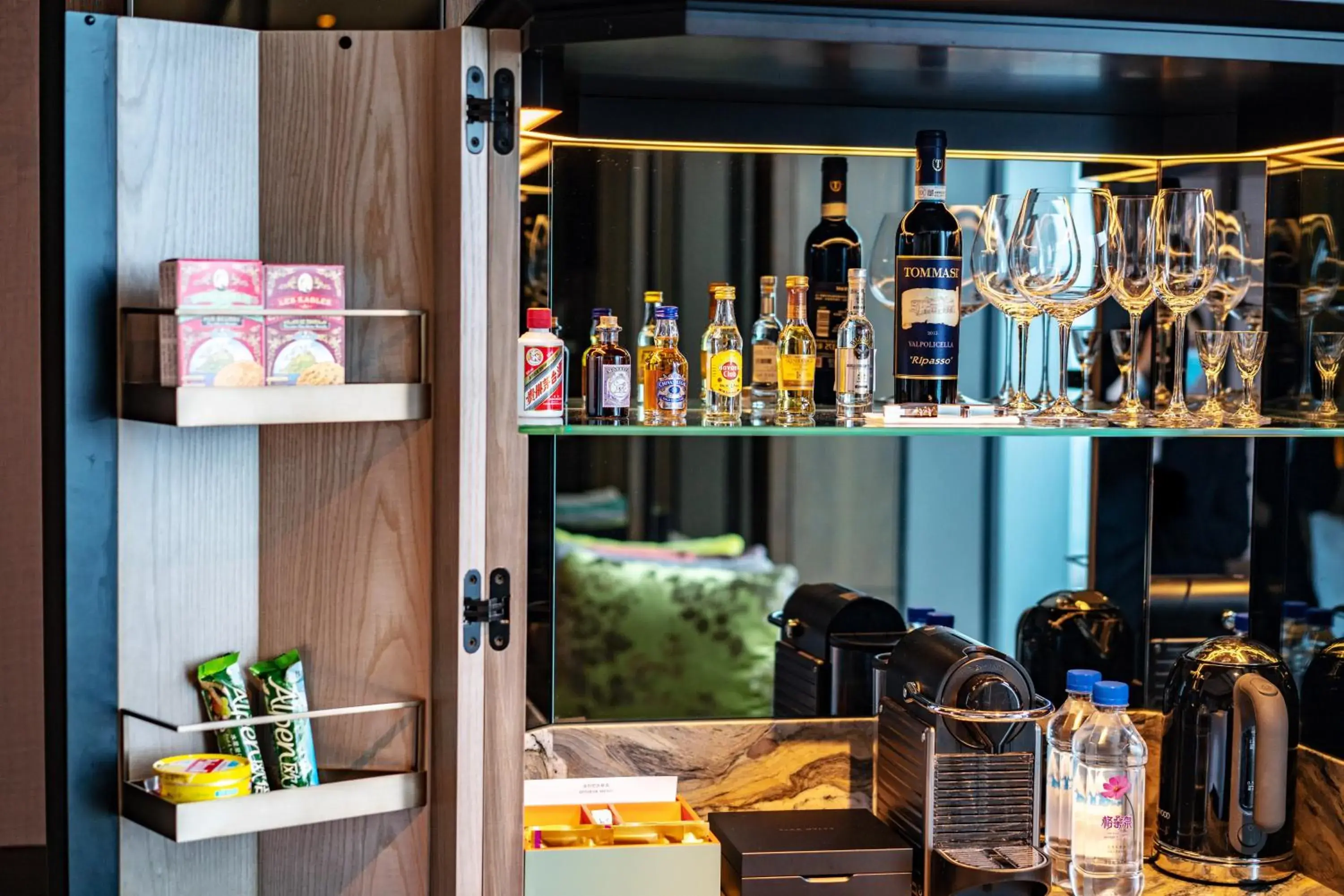 Deluxe King Room with Skyline View in Park Hyatt Shenzhen Deluxe King Room with Skyline View in Park Hyatt Shenzhen