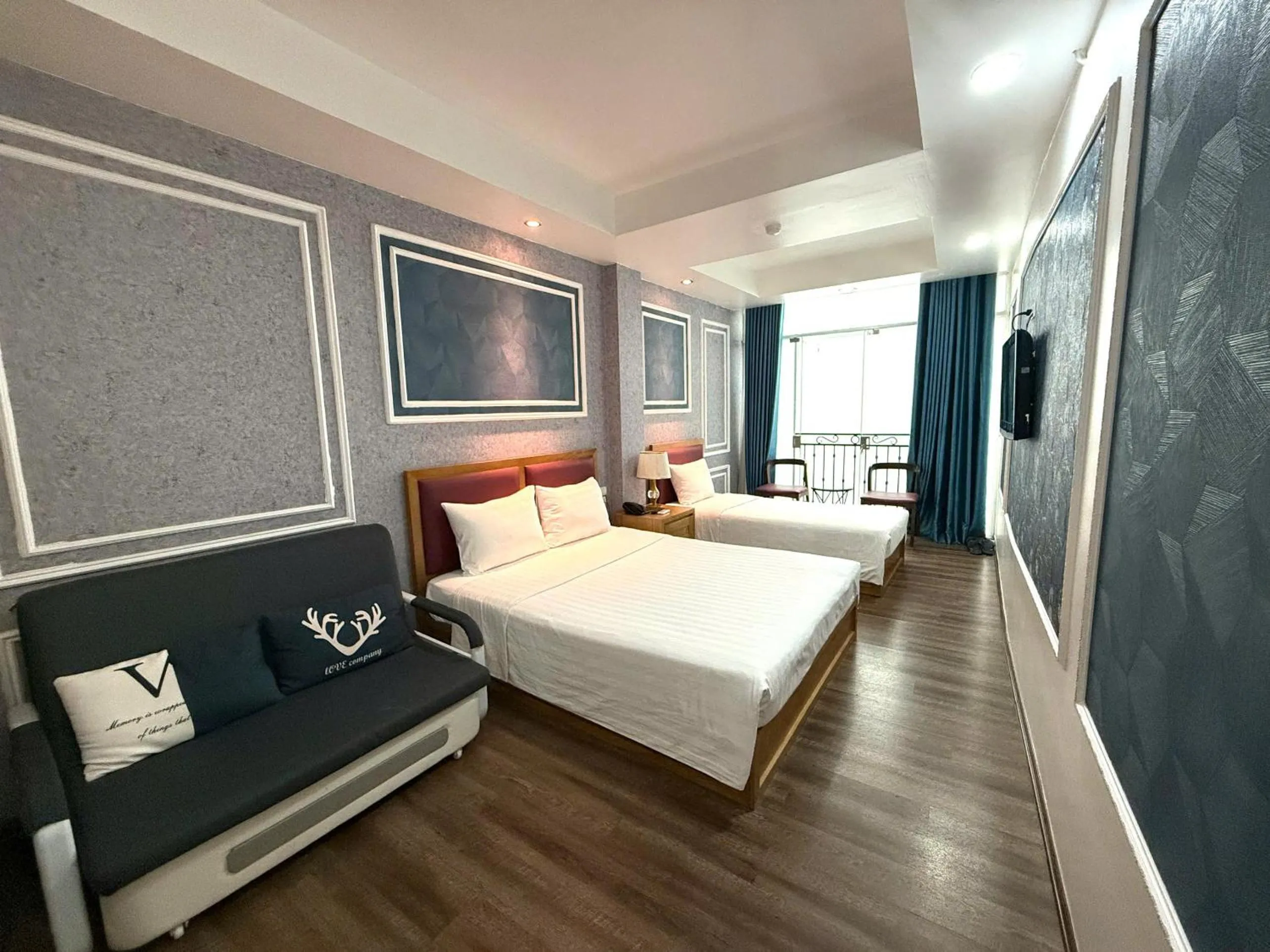 Bedroom, Bed in Holiday Suites Hotel & Spa